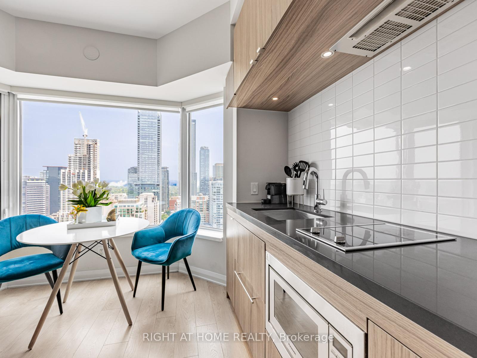 1 Bedroom Condo at 155 Yorkville, Toronto For sale