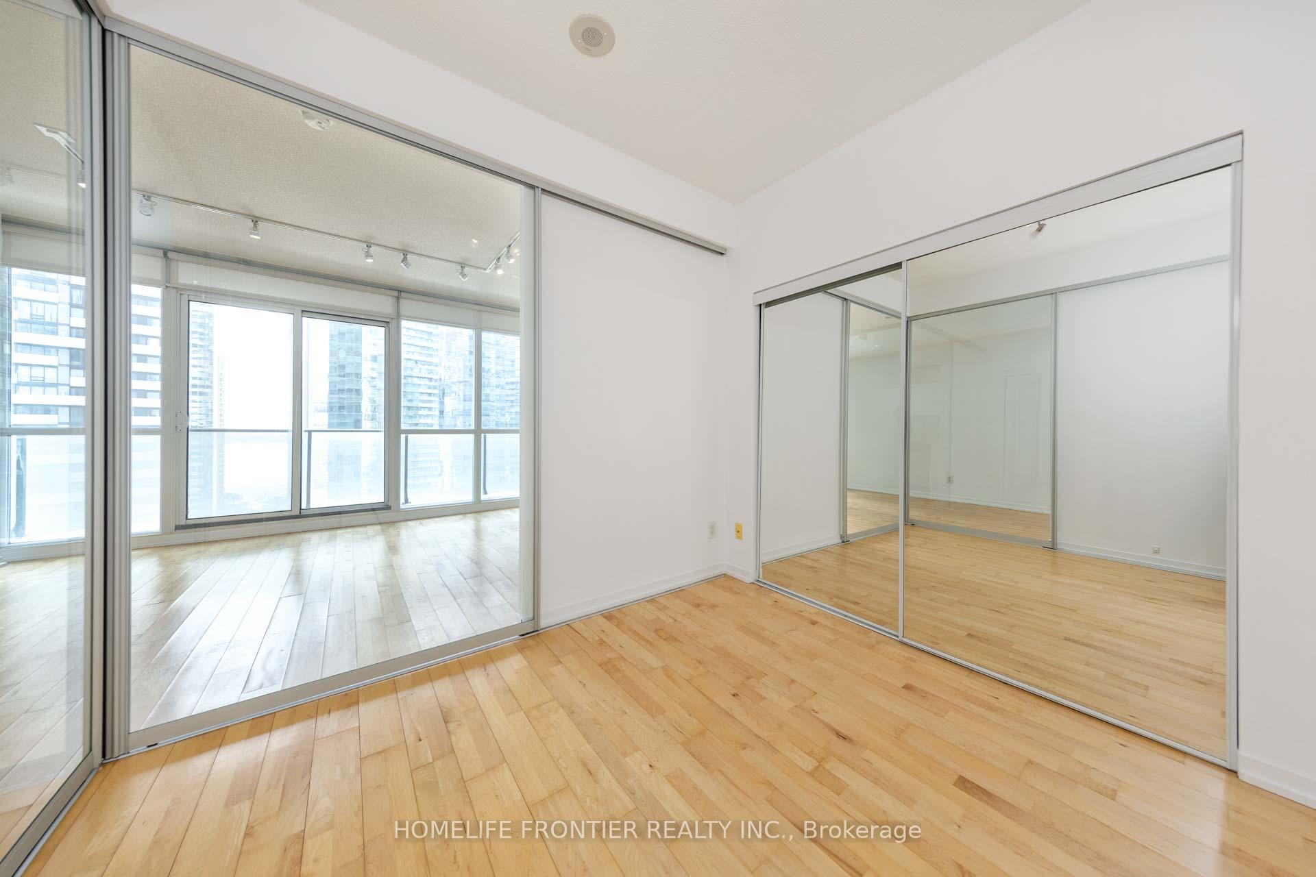 2 Bedrooms Condo at 65 Bremner, Toronto For sale