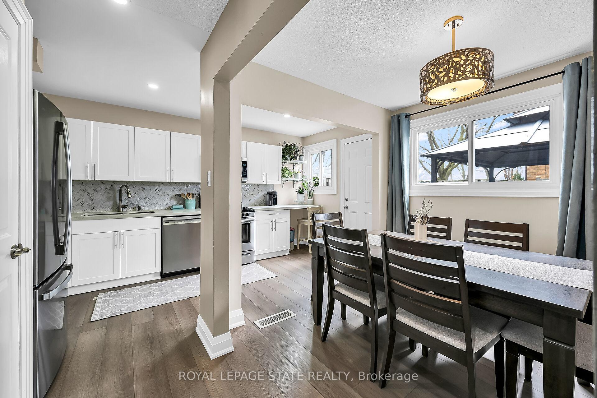 3 Bedrooms Condo at 444 Stone Church, Hamilton For sale
