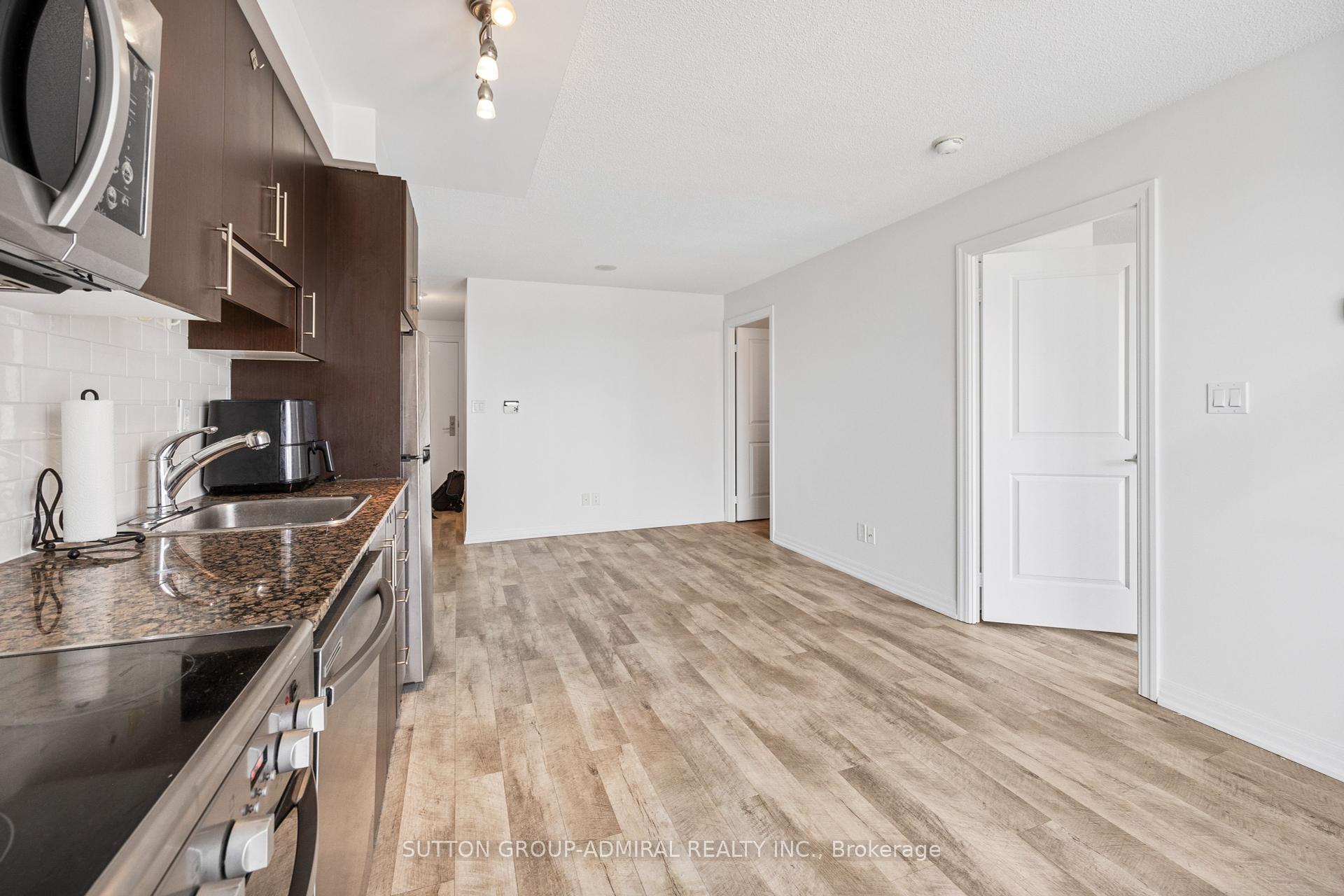 1 Bedroom Condo at 30 Herons Hill, Toronto For sale