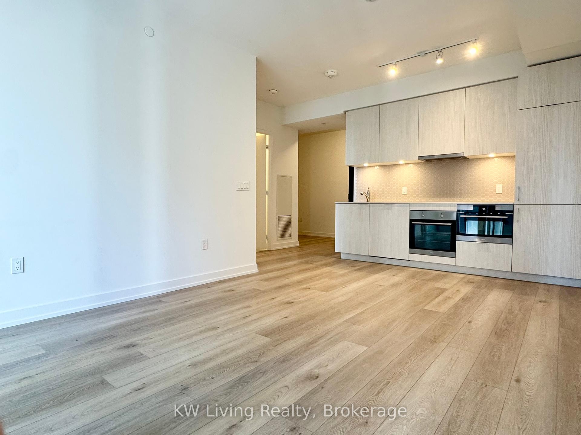 2 Bedrooms Condo at 158 Front,  Toronto For sale