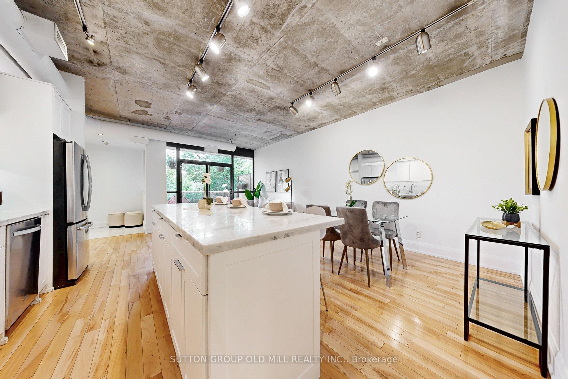 2 Bedrooms Condo at 62 Niagara, Toronto For sale