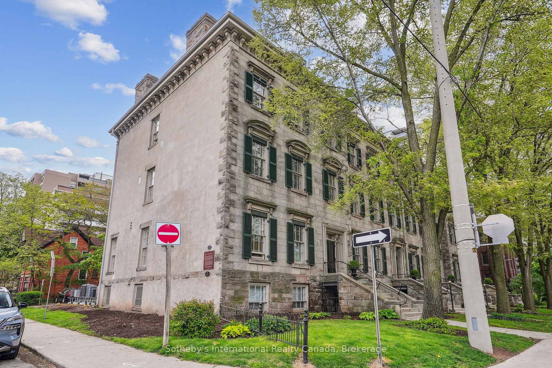 2 Bedrooms Condo at 35 Duke, Hamilton For sale