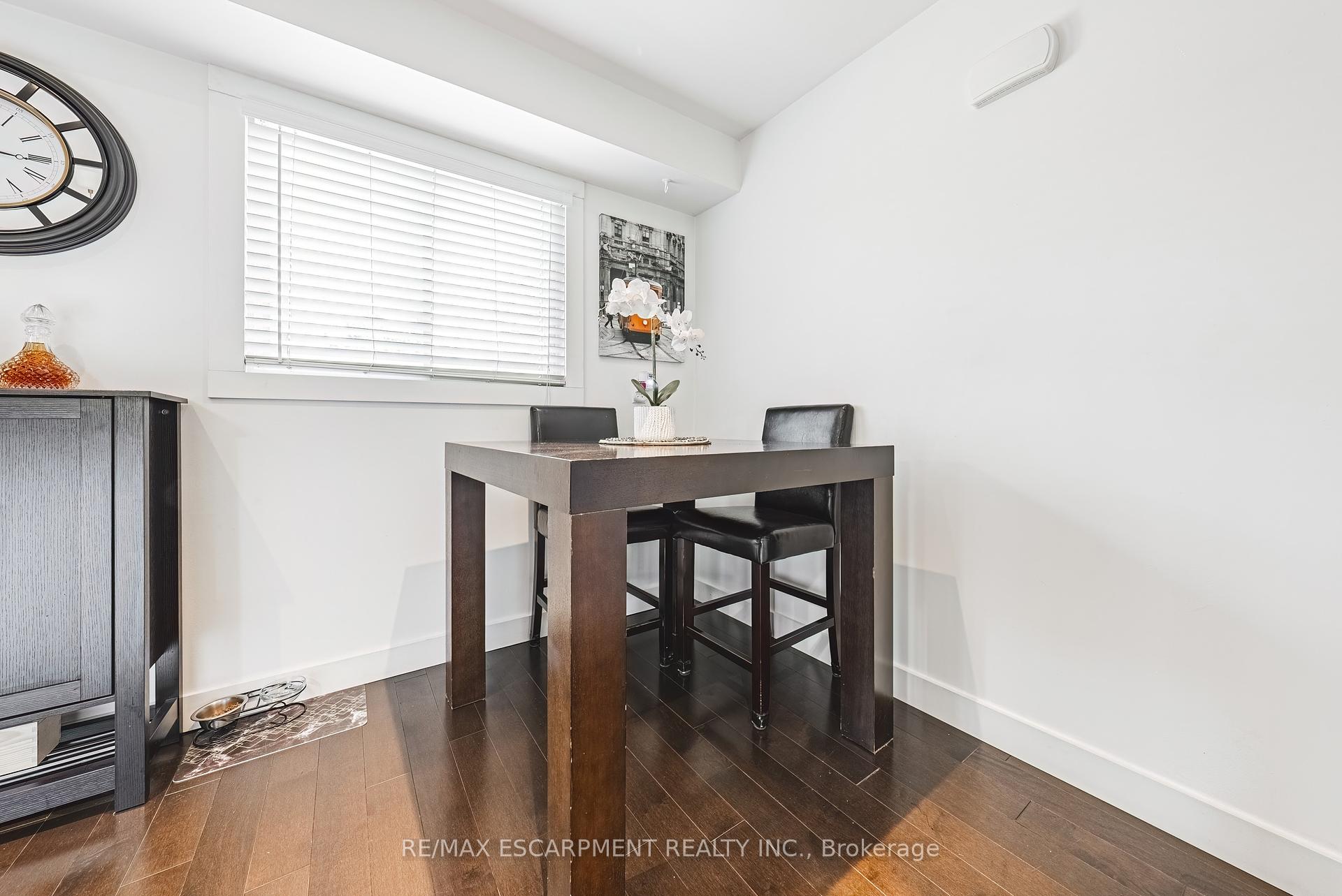 3 Bedrooms Condo at 1155 Paramount, Hamilton For sale