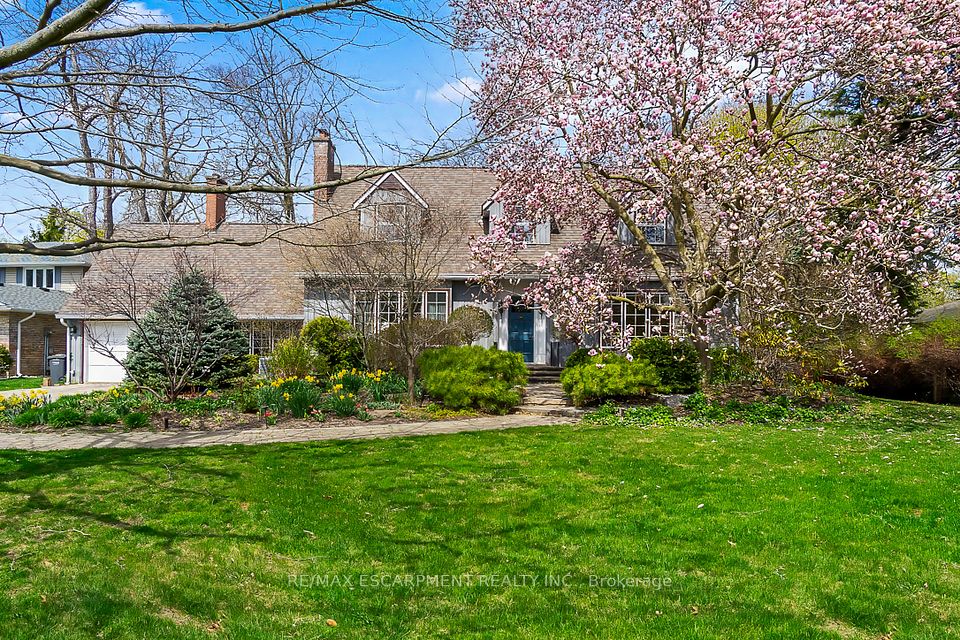 1735 Sunningdale