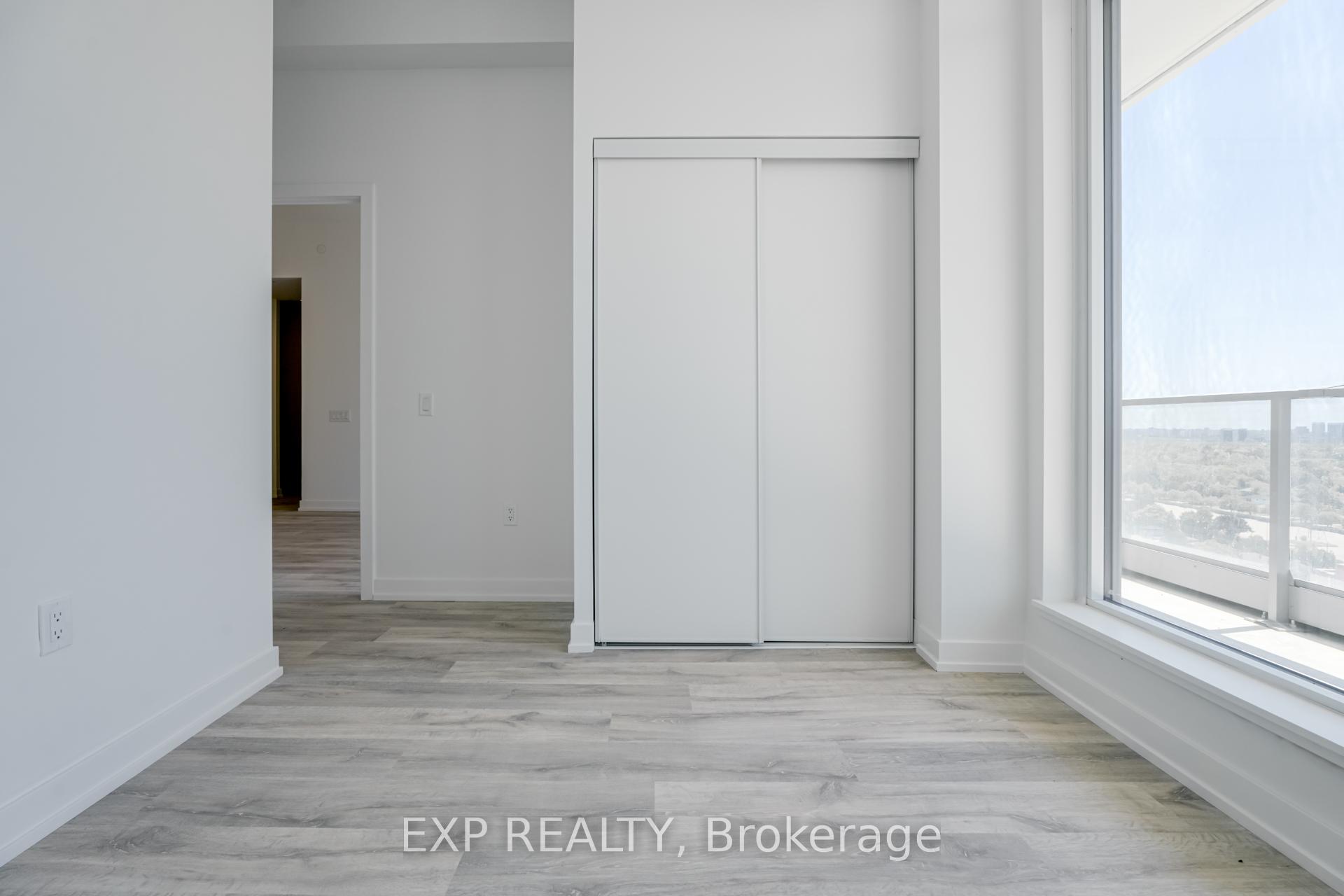 3 Bedrooms Condo at 8 Olympic Gdn S, Toronto For sale