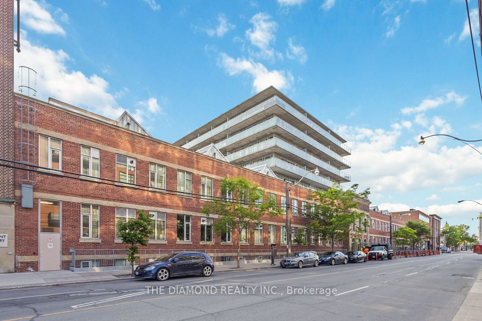 201 Carlaw