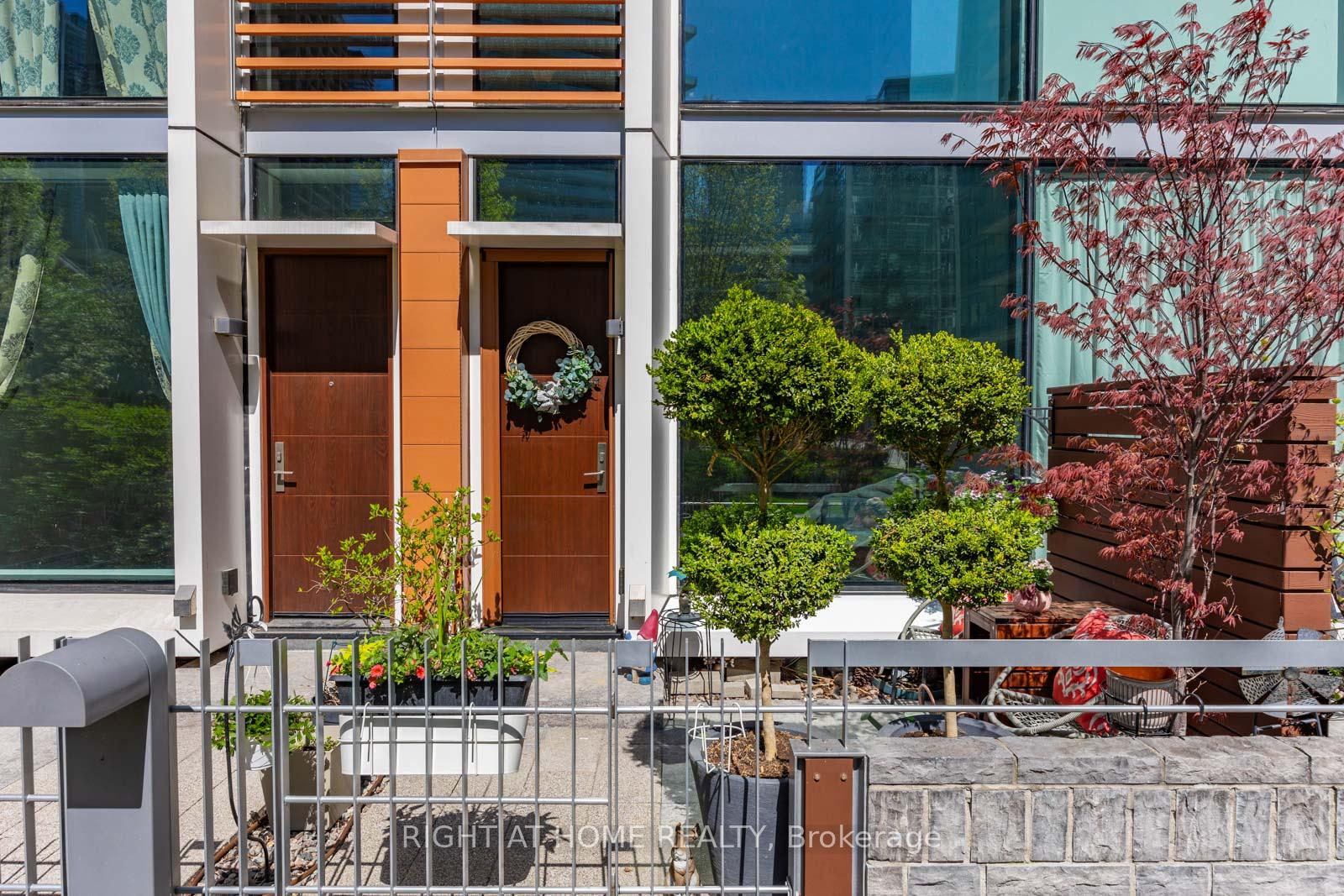 2 Bedrooms Condo at 39 Queens, Toronto For sale