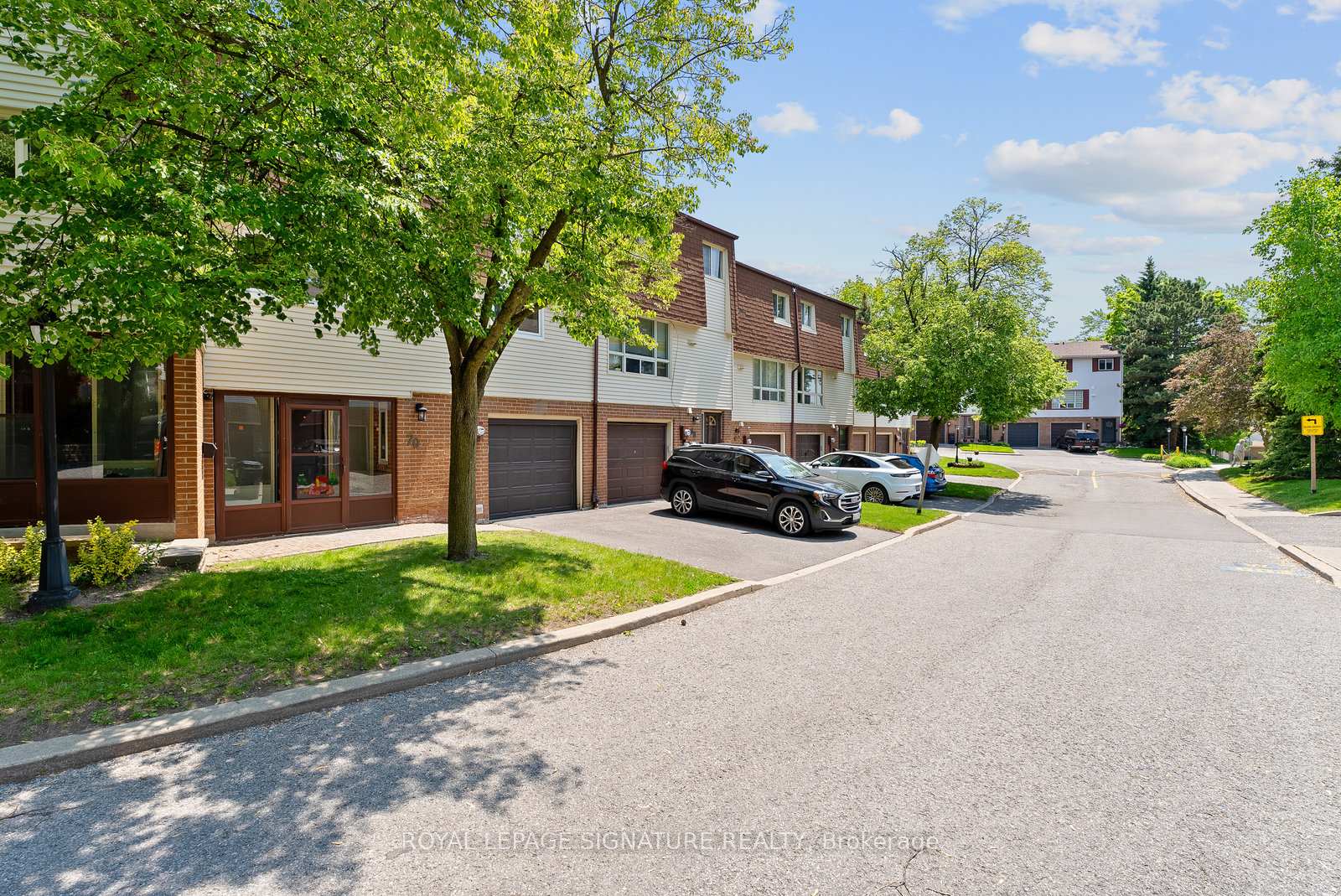 1 Bedroom Condo at 70 Jenny Wrenway, Toronto For sale