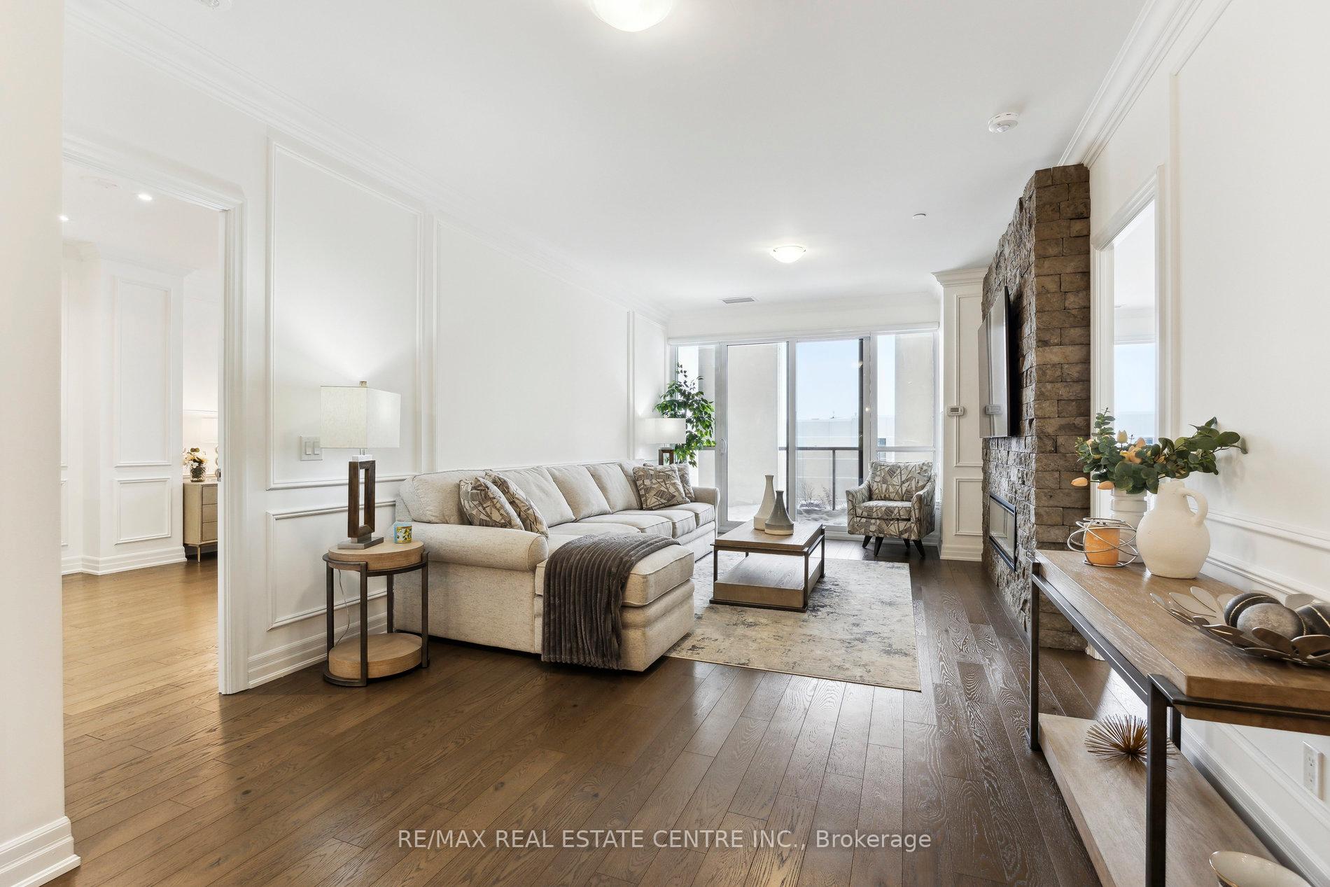 3 Bedrooms Condo at 9075 Jane,  Vaughan For sale