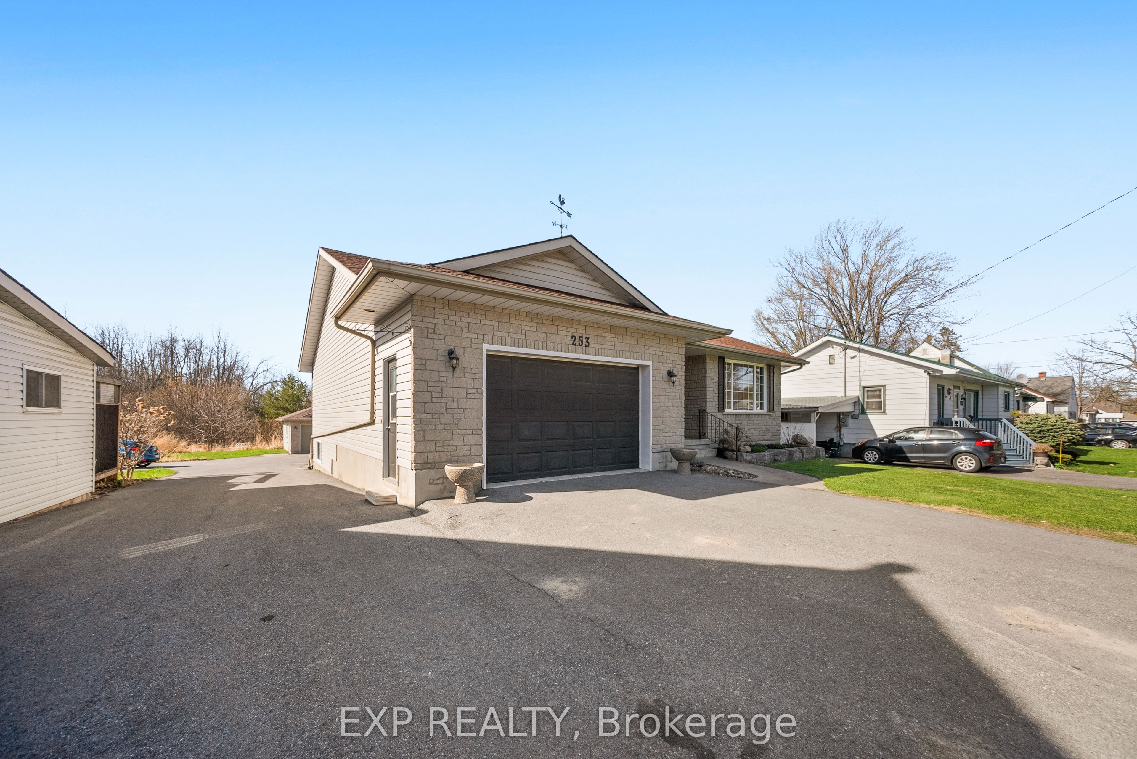 253 Thomas Street, Greater Napanee, ON K7R 2H2