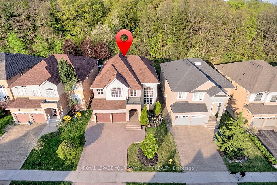 119 Thornhill Woods