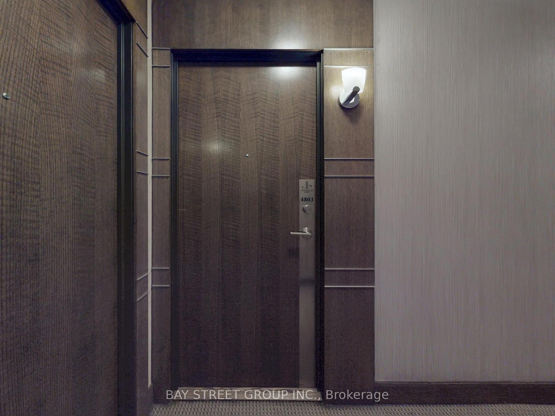 3 Bedrooms Condo at 33 BAY, Toronto For sale
