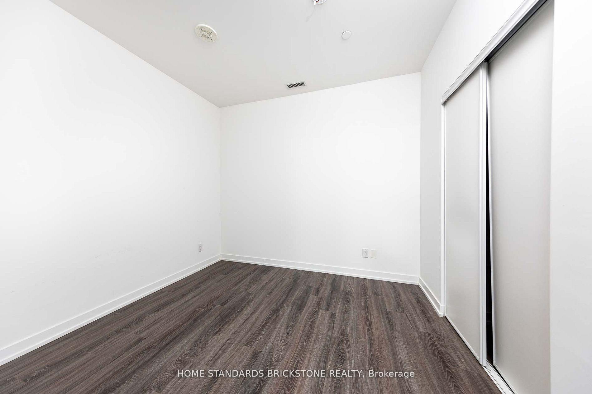 3 Bedrooms Condo at 20 Edward, Toronto For sale