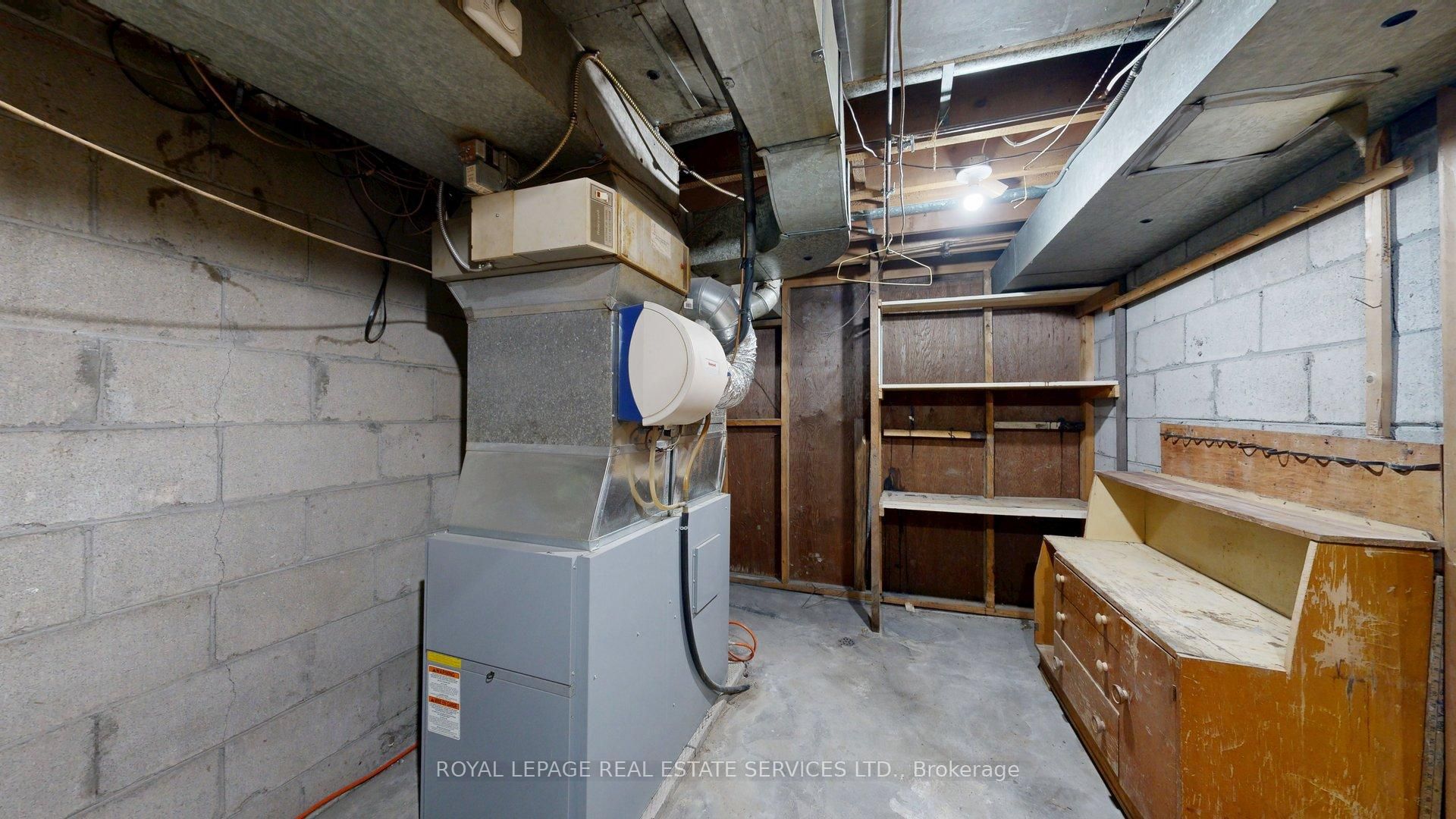 7 Stockbridge Avenue, Toronto, ON M8Z 4M6