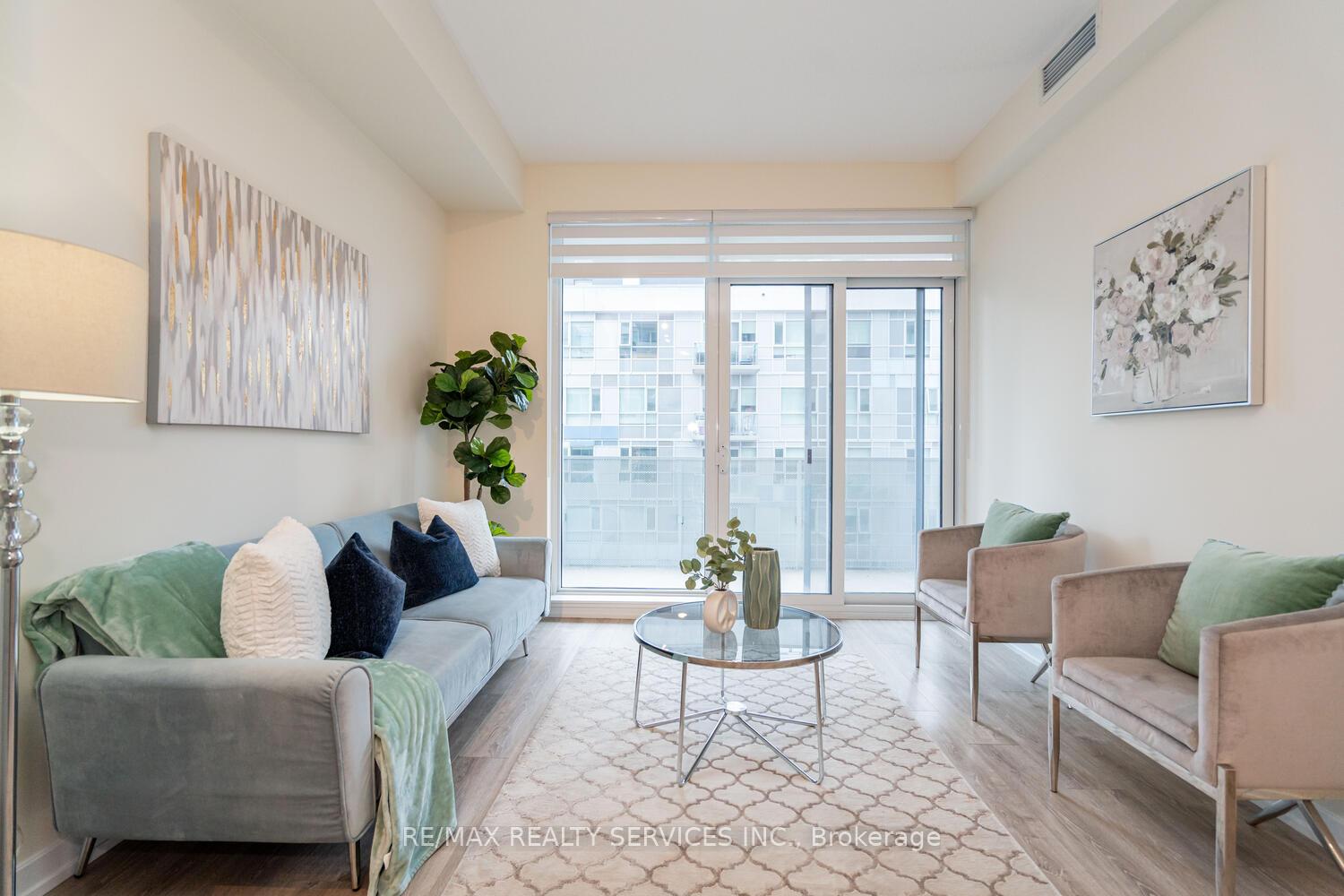 2 Bedrooms Condo at 20 Tubman, Toronto For sale