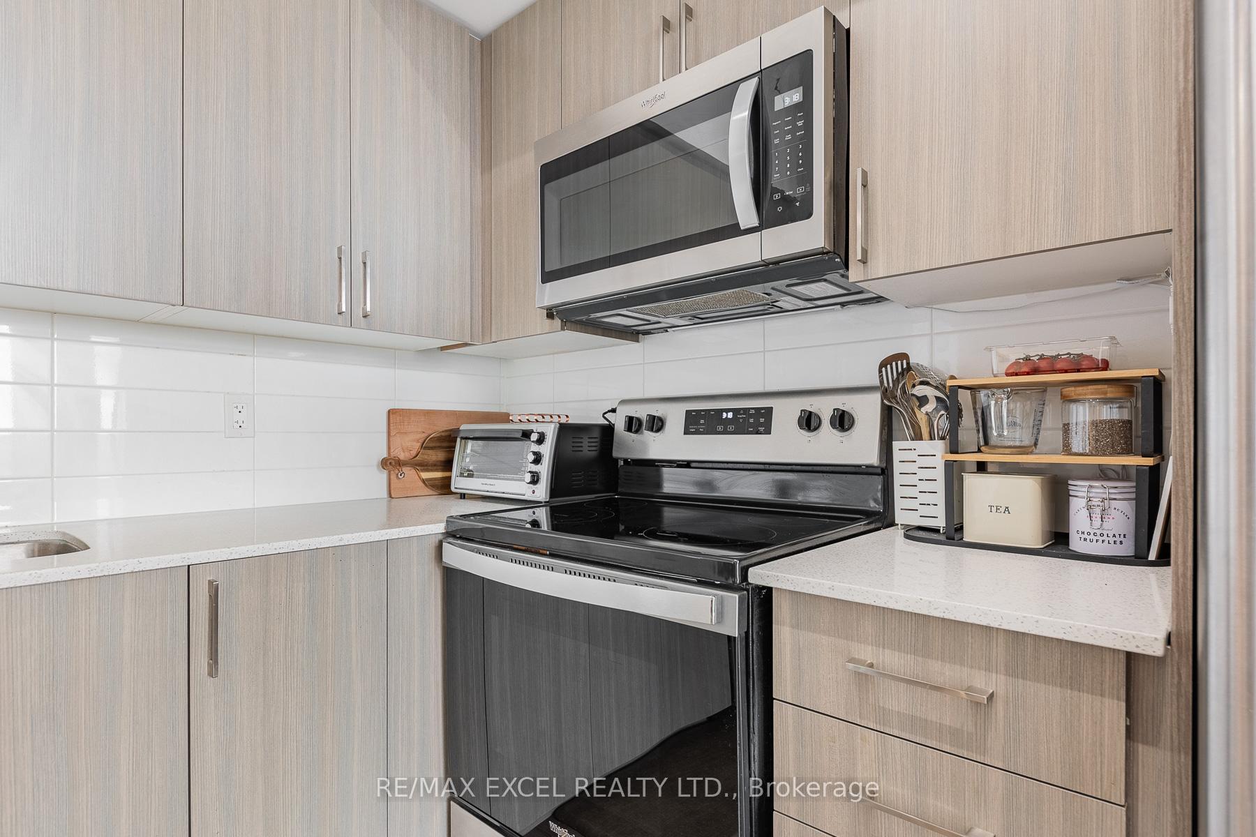 2 Bedrooms Condo at 3121 Sheppard Avenue, Toronto For sale