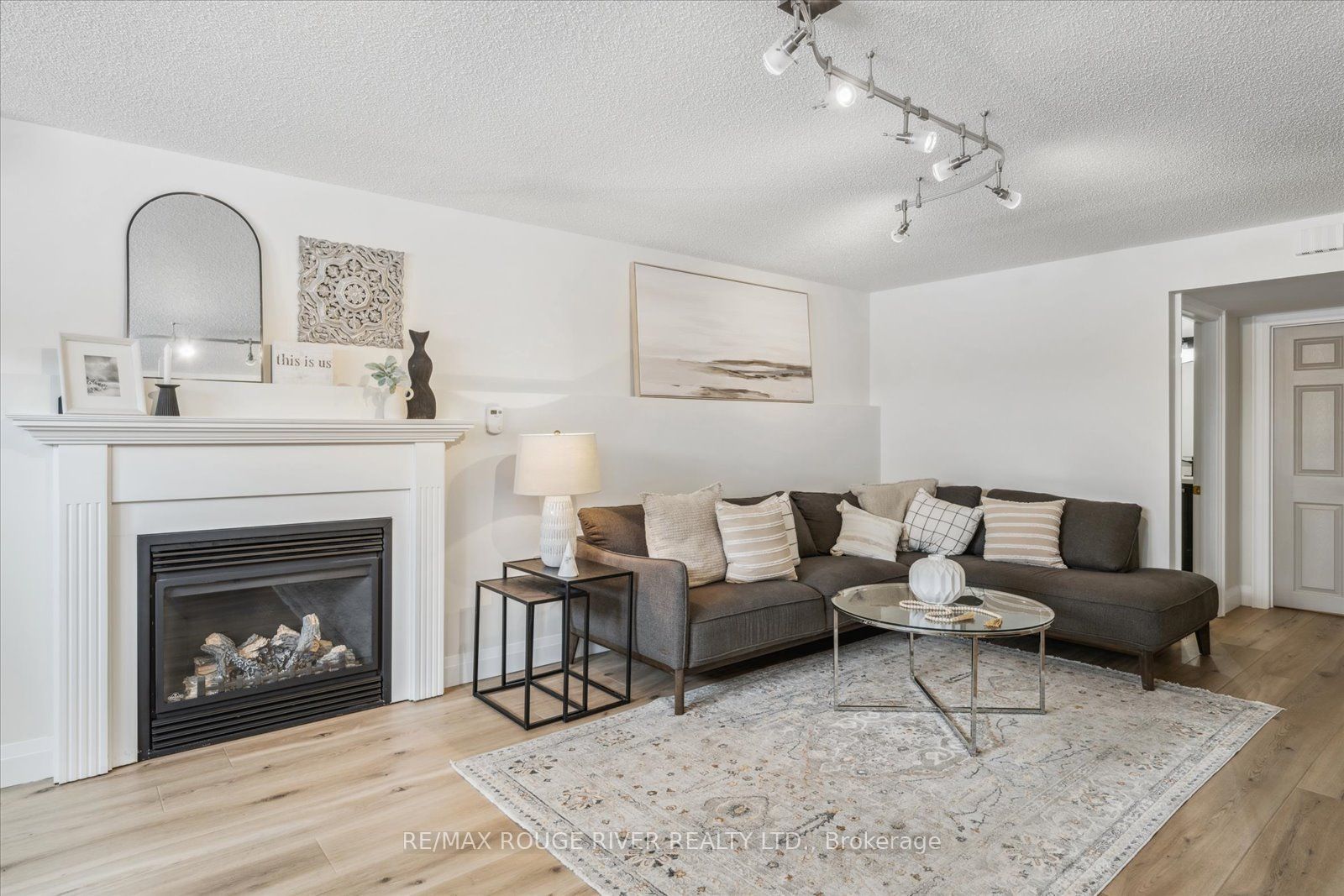 448 West Scugog Lane