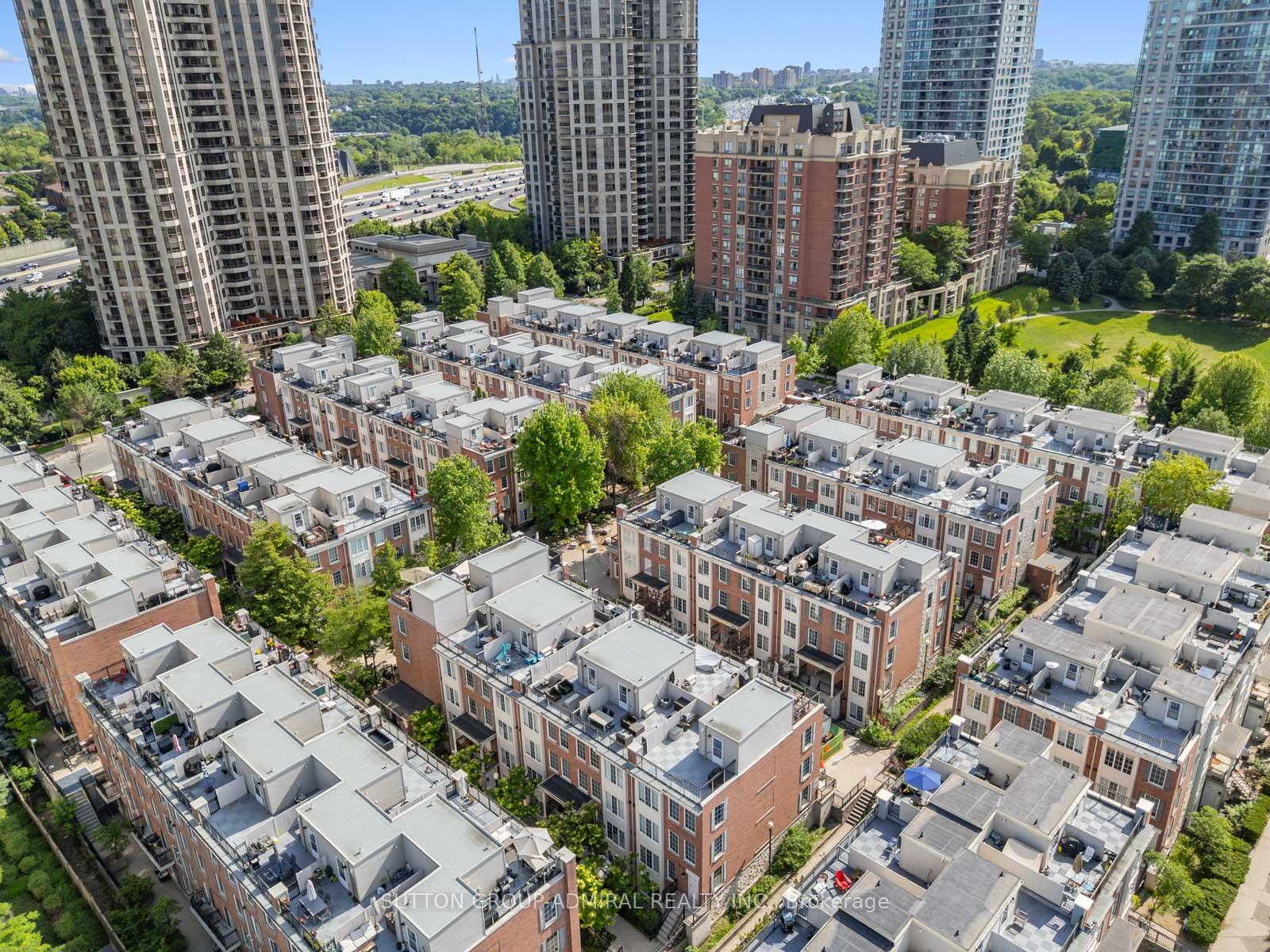 2 Bedrooms Condo at 5 Everson, Toronto For sale