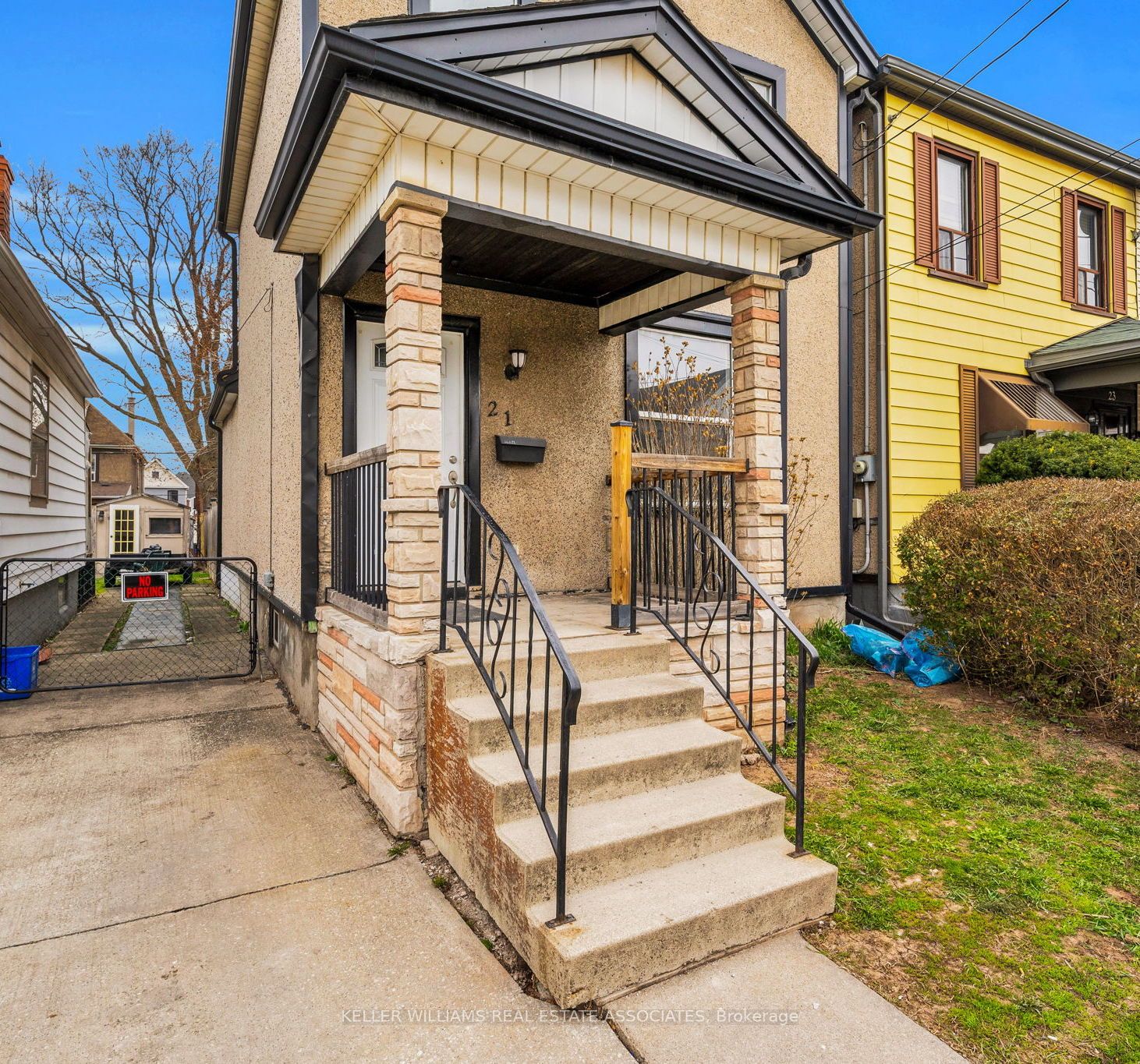 21 Mayflower Avenue, Hamilton, ON L8L 2K5