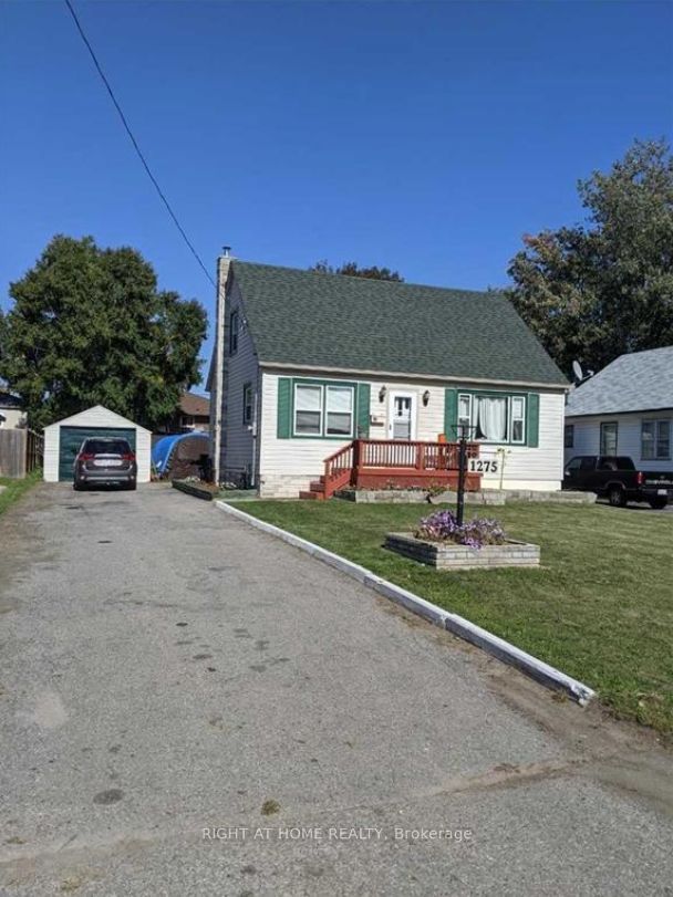 1275 Simcoe
