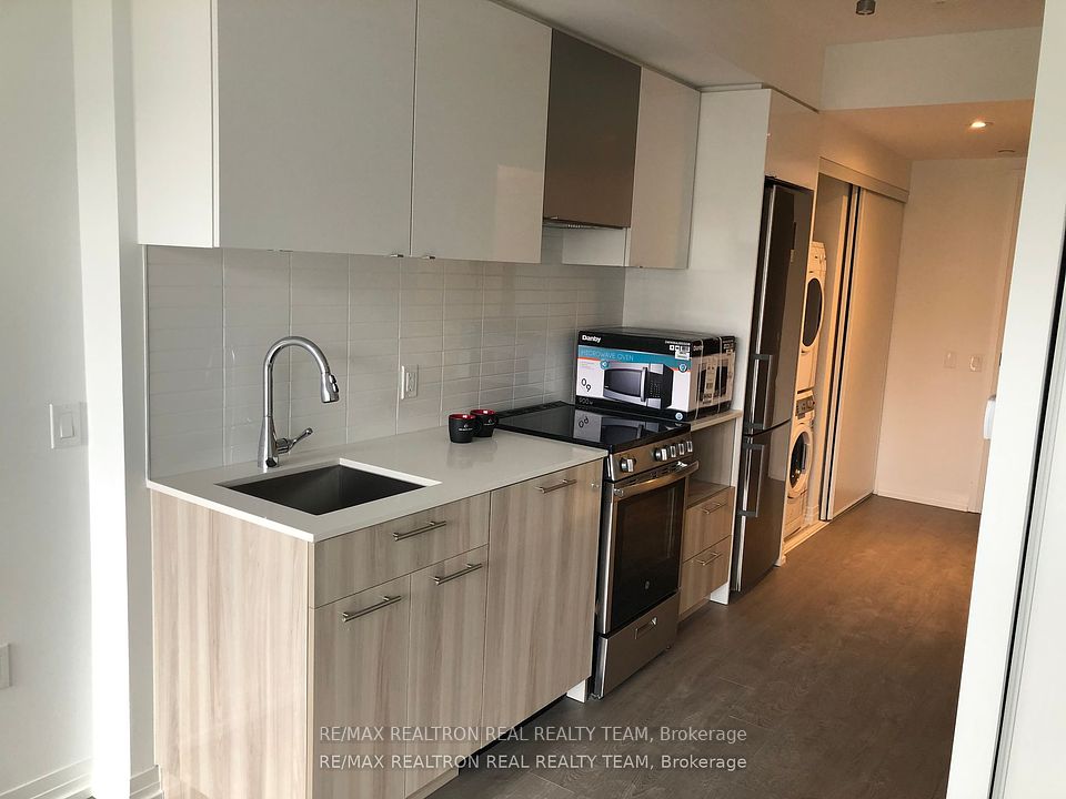 251 Jarvis
