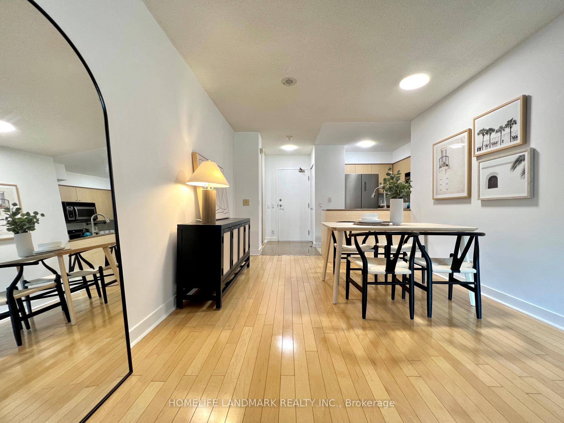 2 Bedrooms Condo at 361 Front,  Toronto For sale