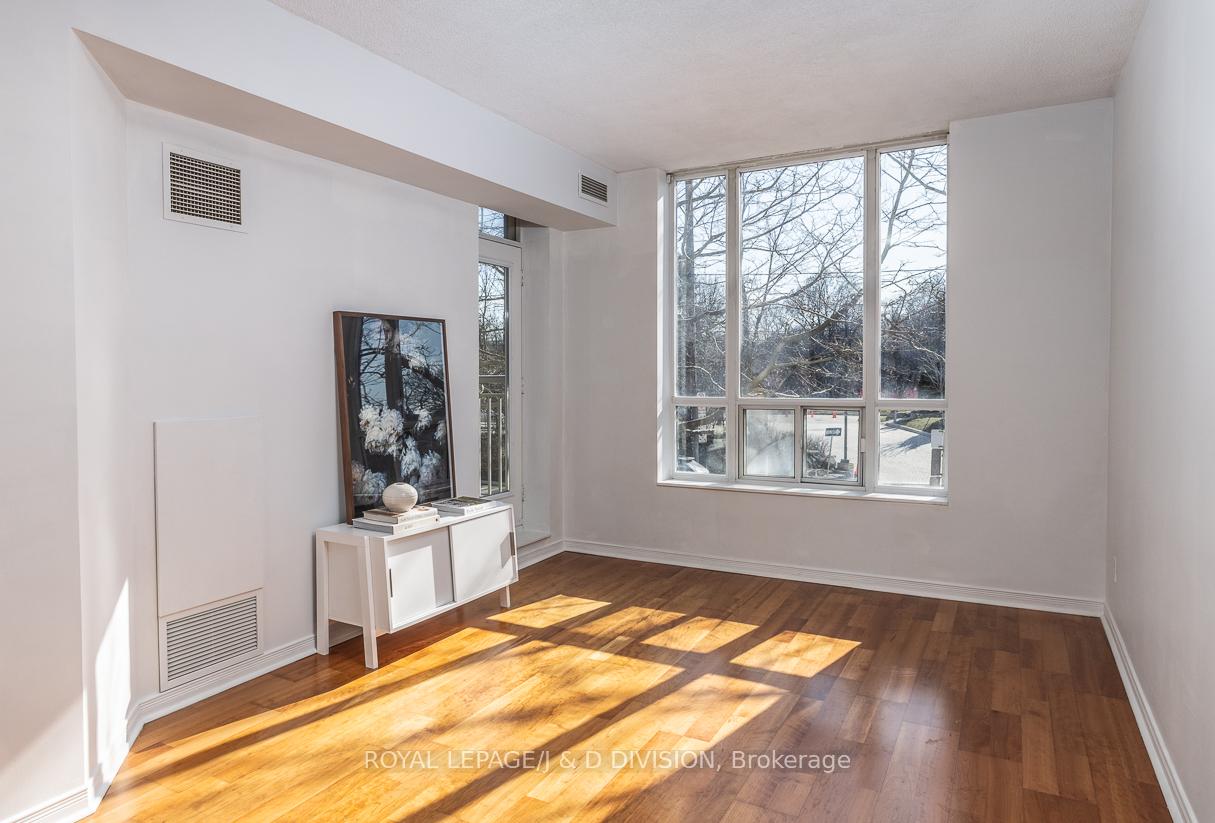 1 Bedroom Condo at 485 Rosewell,  Toronto For sale