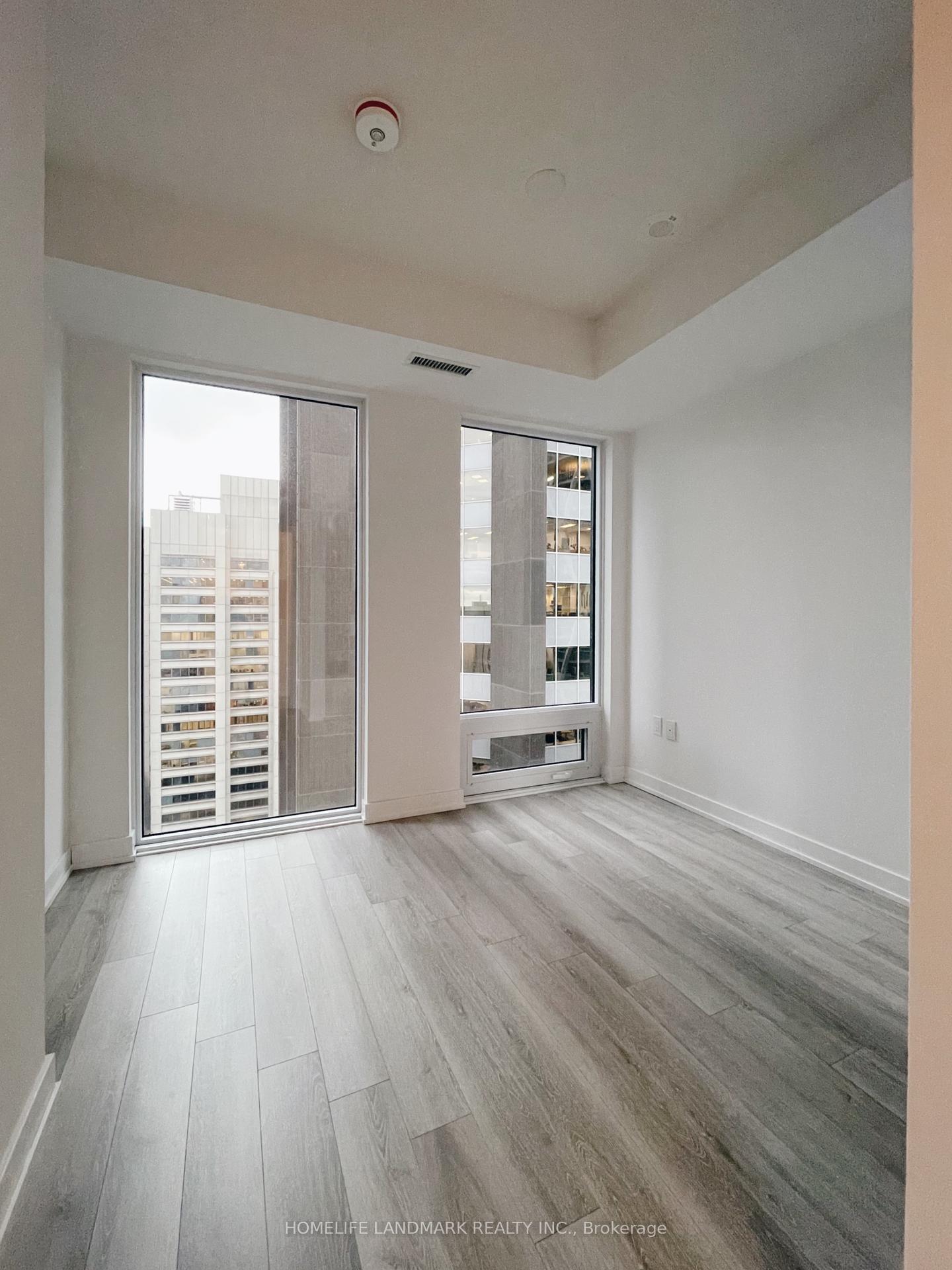 2 Bedrooms Condo at 238 Simcoe,  Toronto For sale