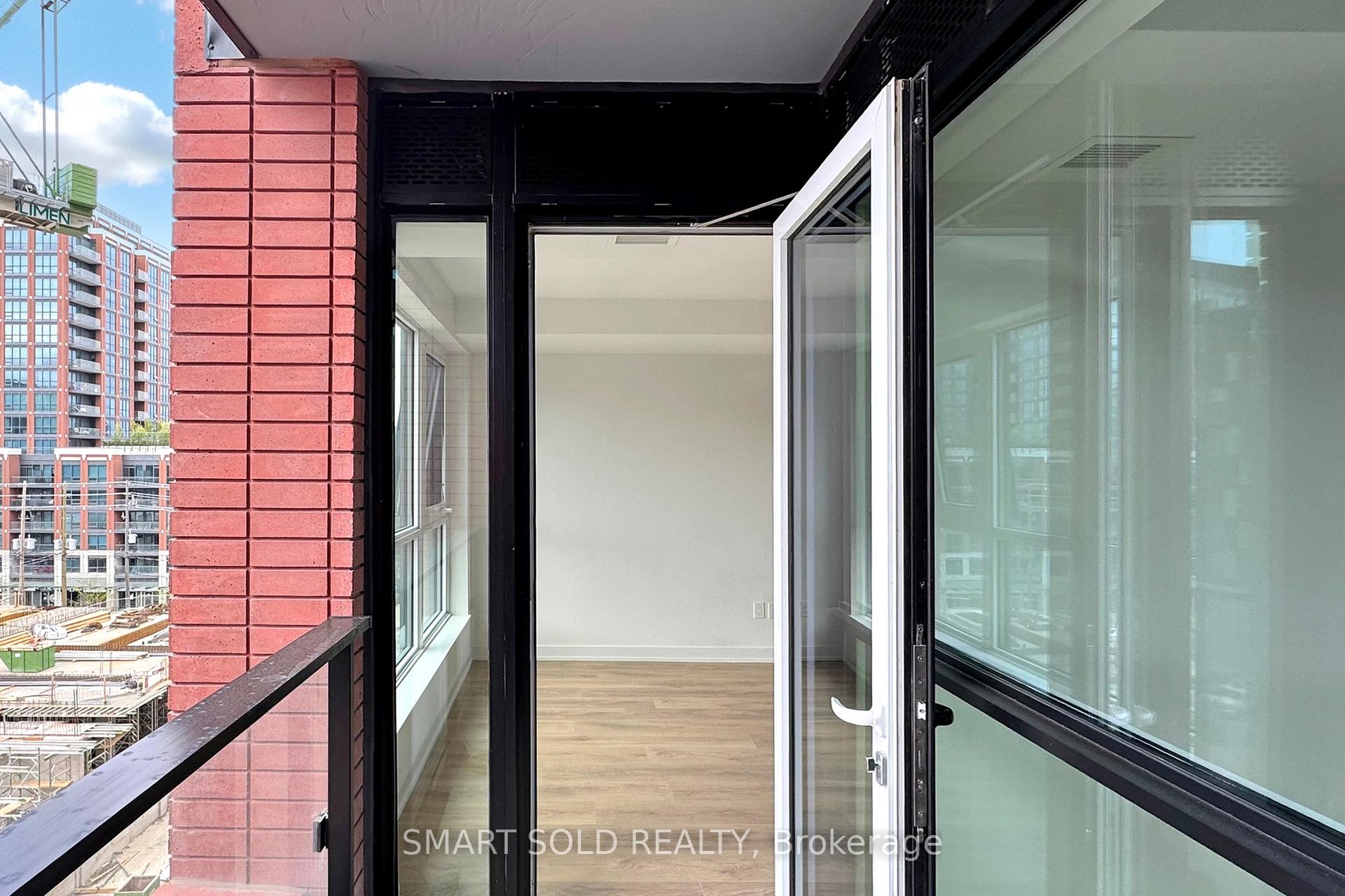 3 Bedrooms Condo at 8 Tippett, Toronto For sale