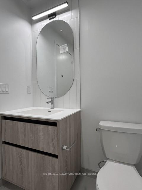 2 Bedrooms Condo at 8 Beverley Glen,  Vaughan For sale