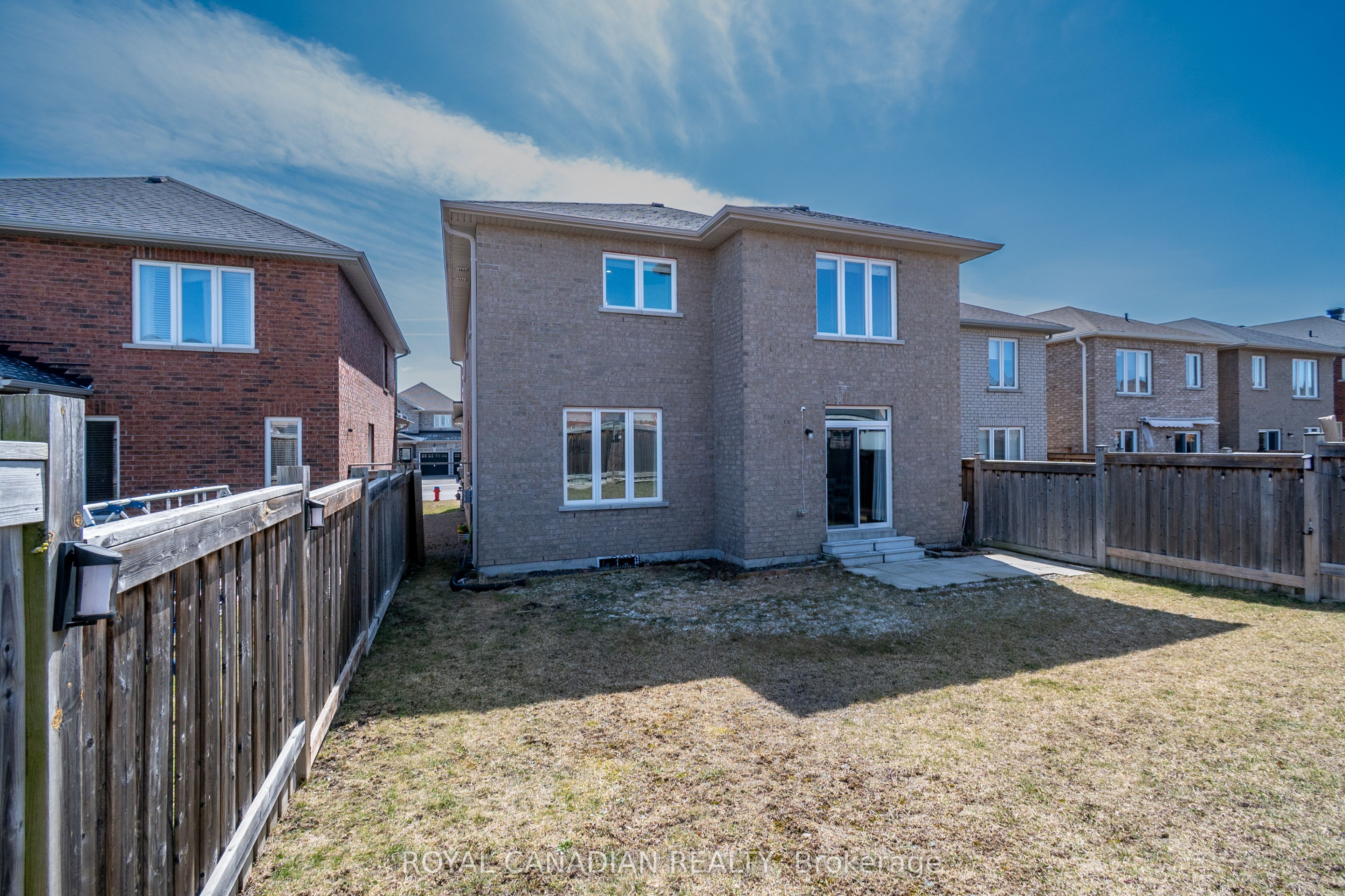 213 Richardson Crescent