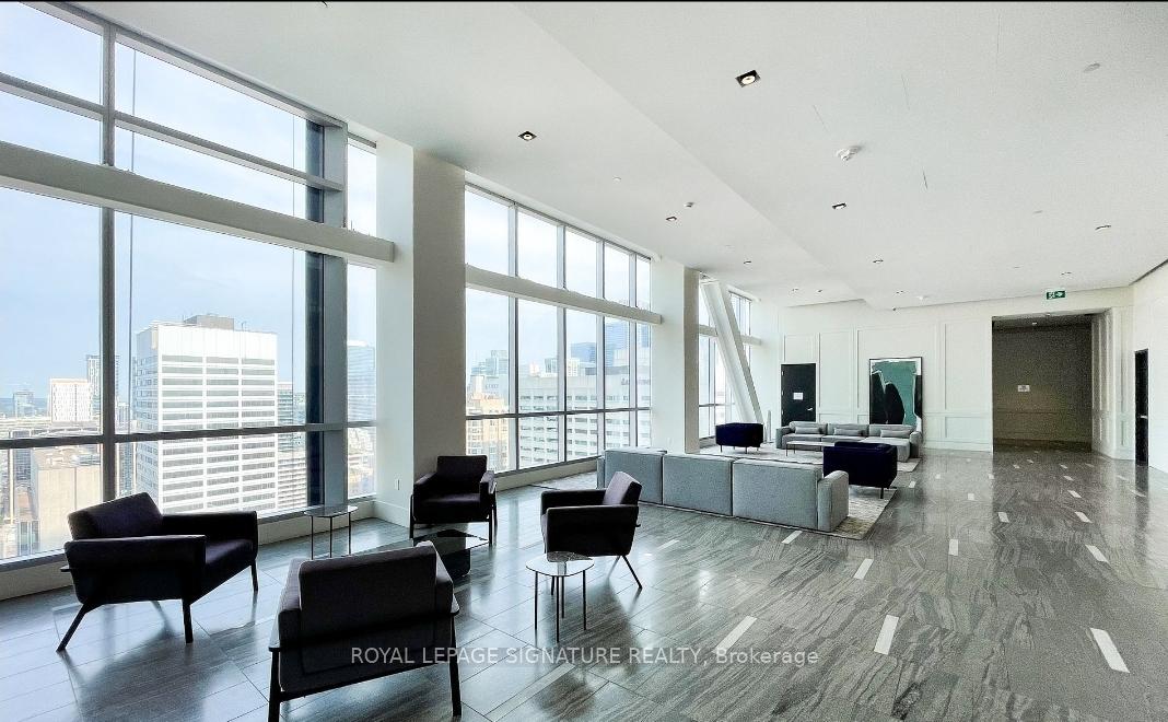 2 Bedrooms Condo at 488 University,  Toronto For sale