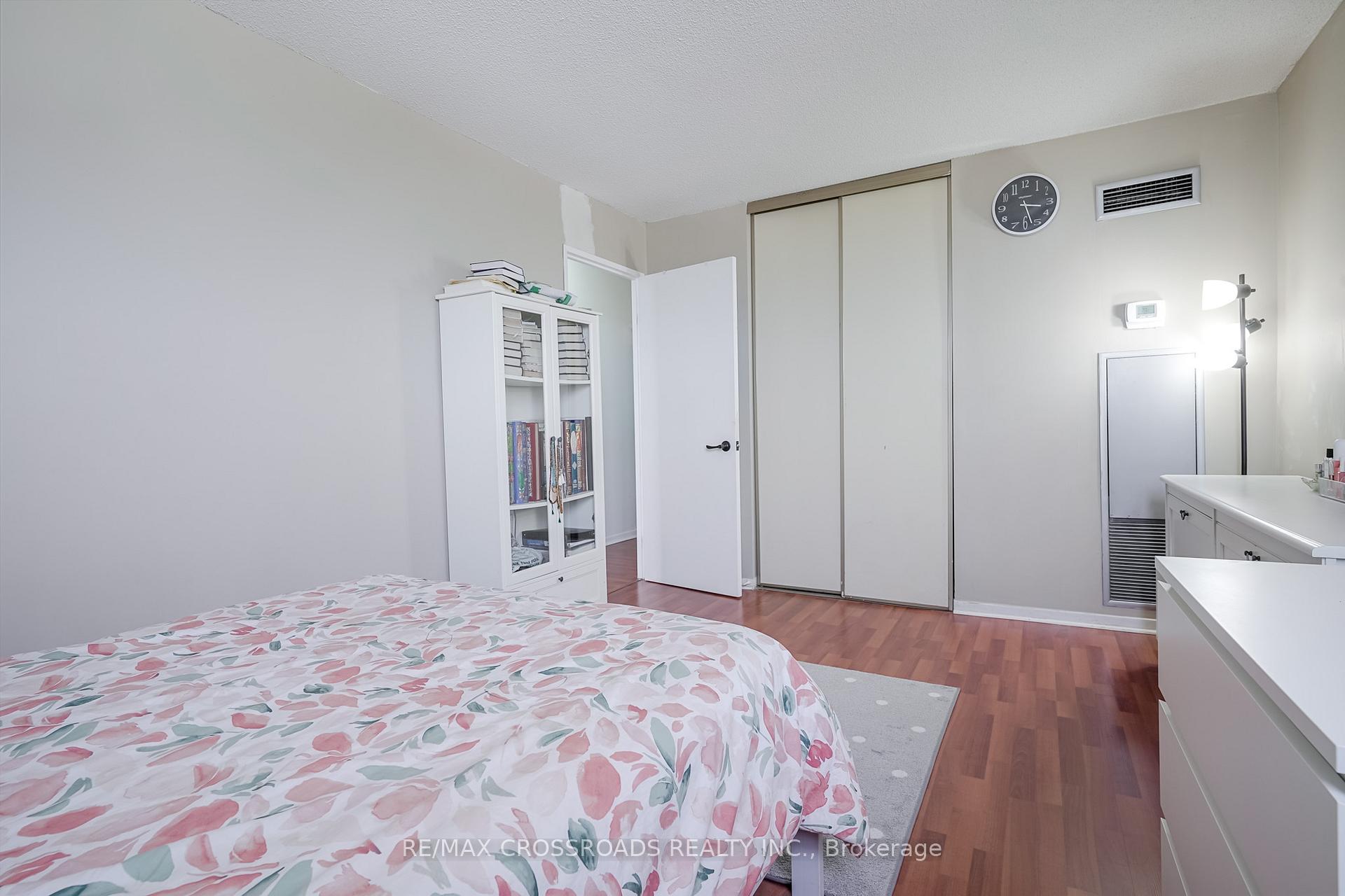 3 Bedrooms Condo at 15 Sewells, Toronto For sale