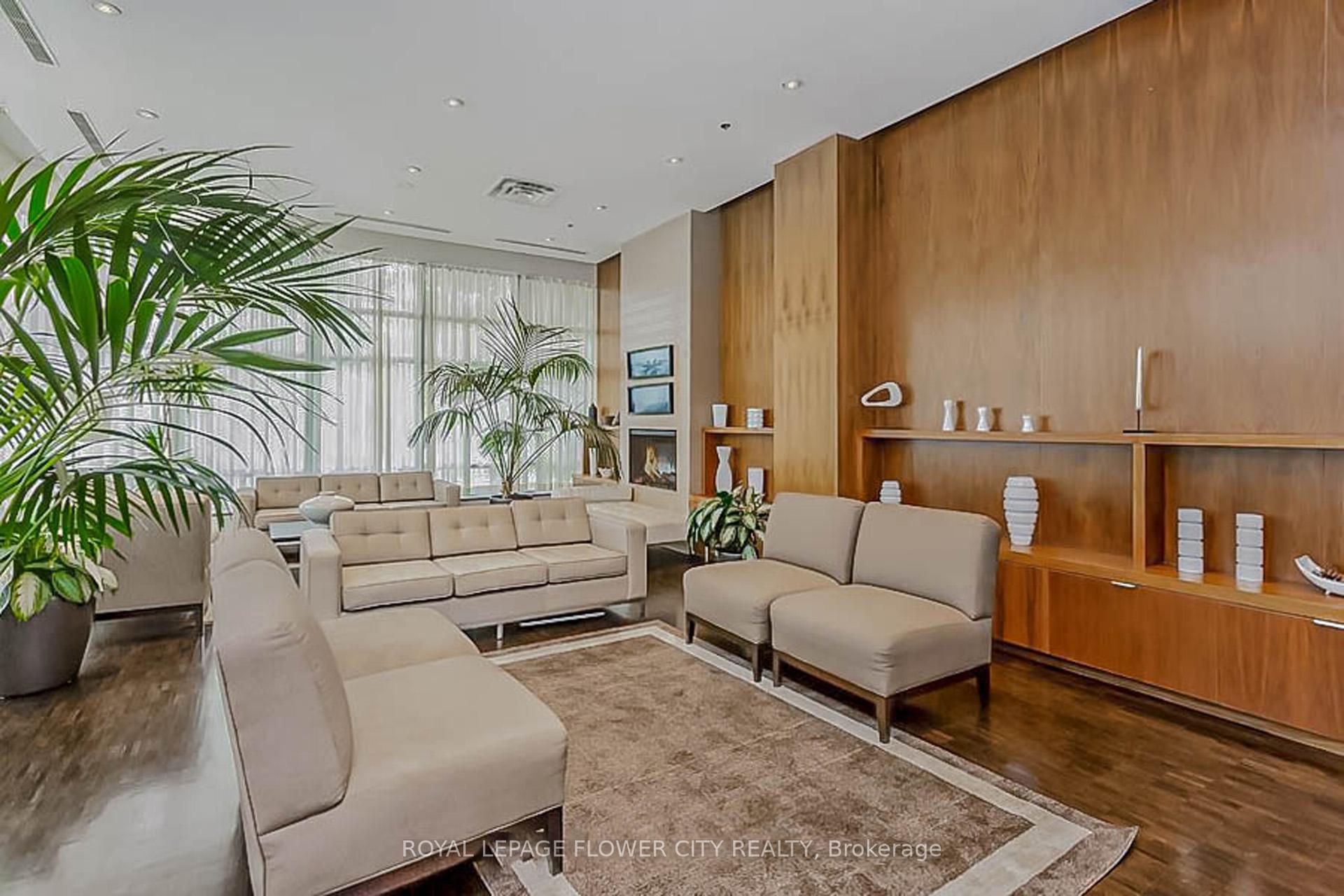 2 Bedrooms Condo at 1 Elm,  Mississauga For sale
