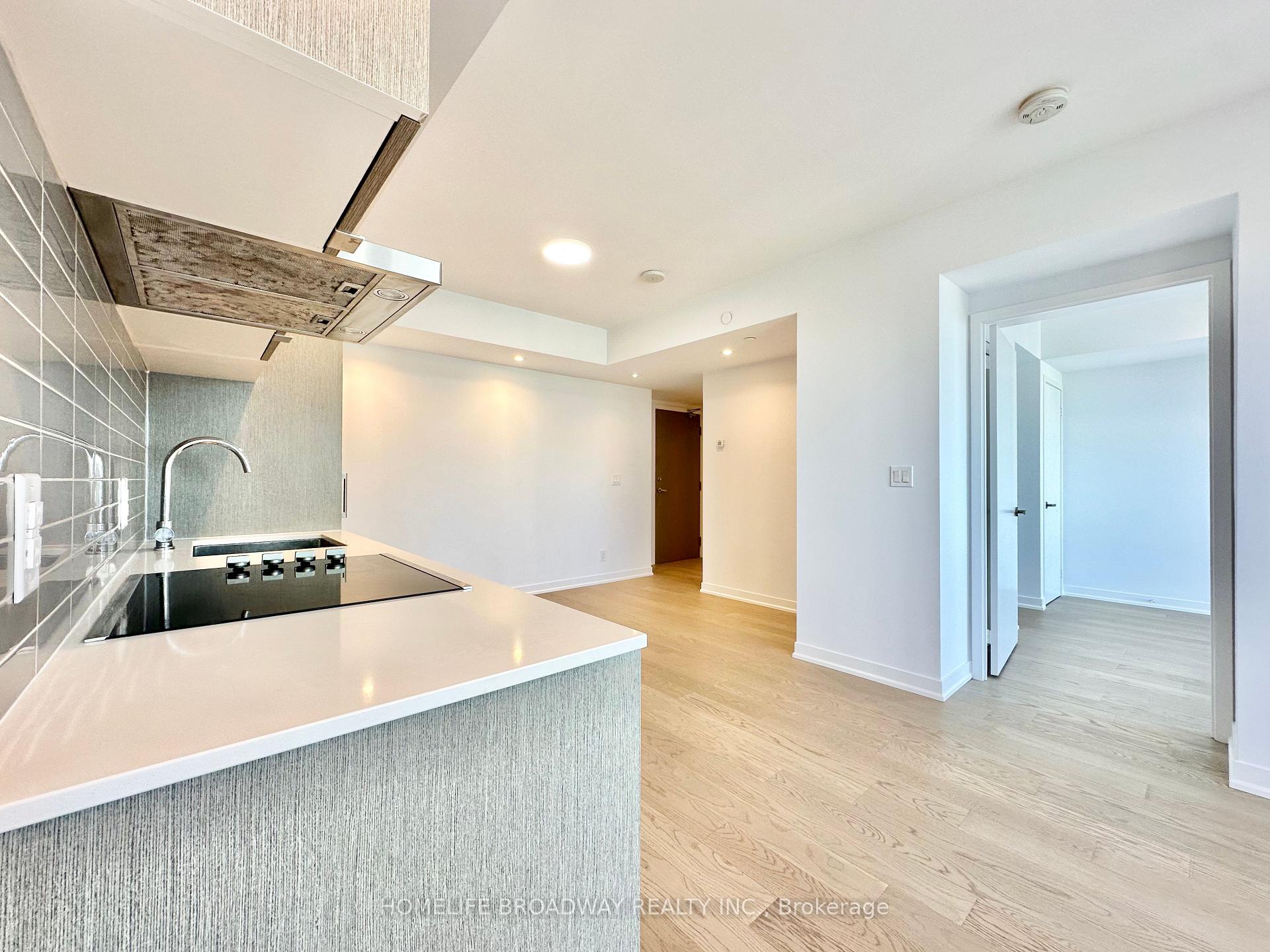1 Bedroom Condo at 88 Harbour,  Toronto For sale