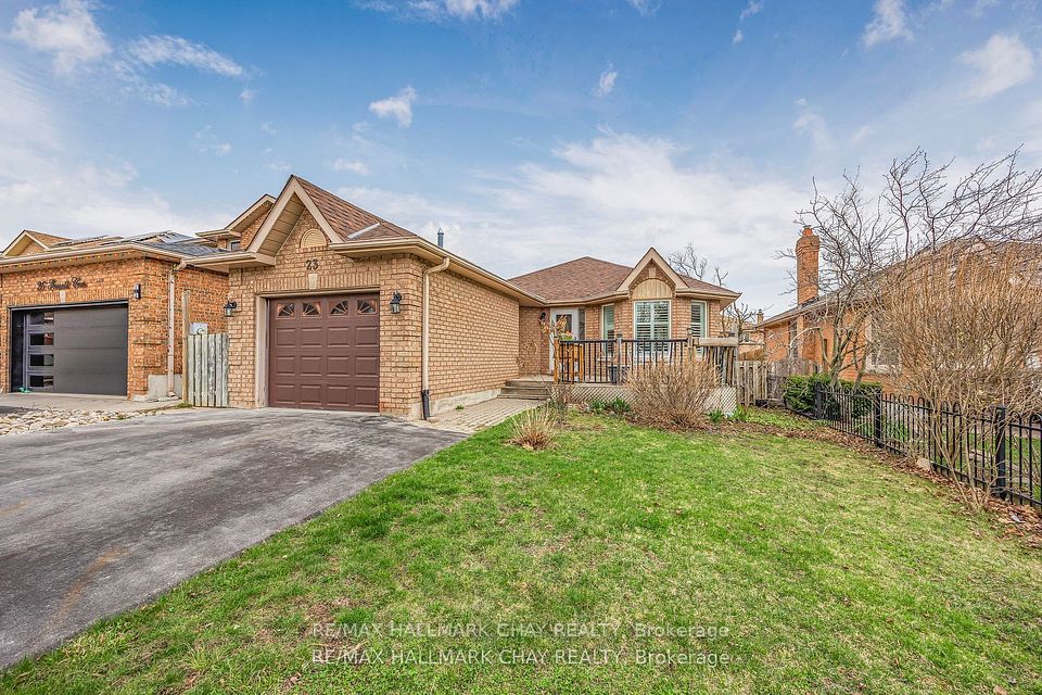 23 Grasett Crescent, Barrie, ON L4N 6Z8