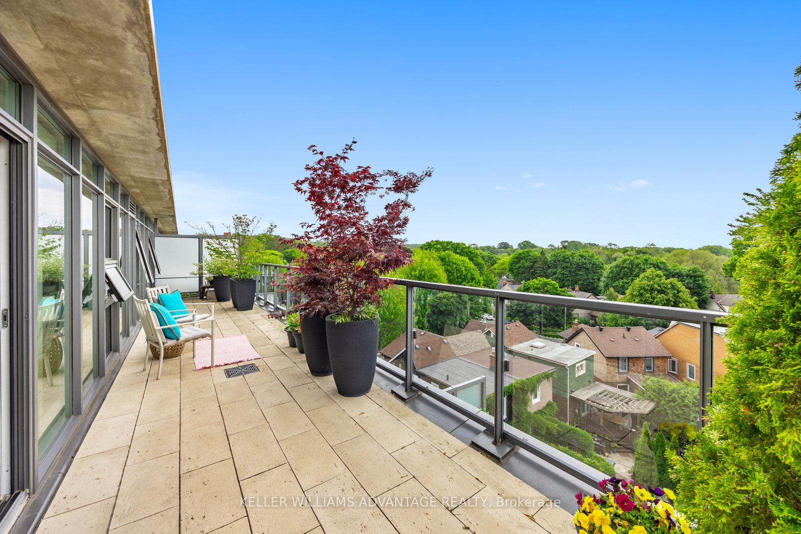 2 Bedrooms Condo at 60 Haslett, Toronto For sale