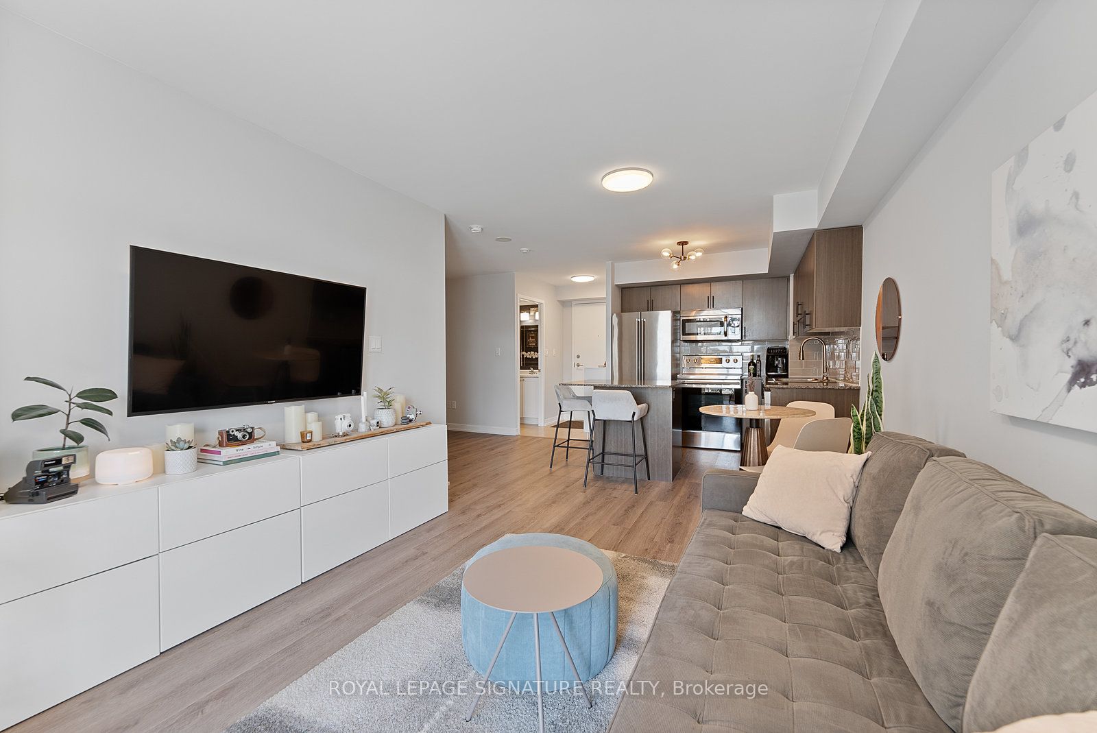 816 Lansdowne Avenue, #410