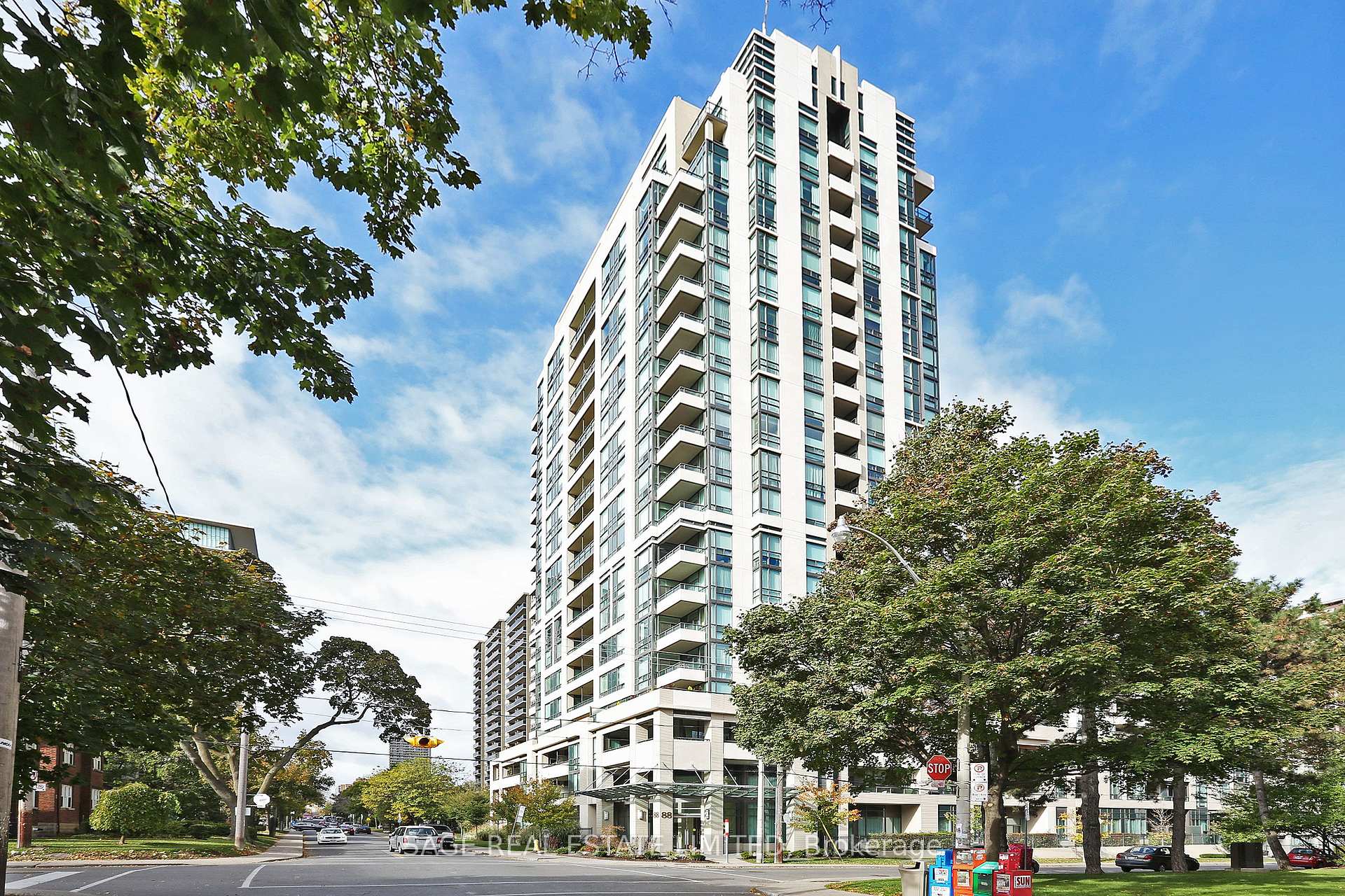 2 Bedrooms Condo at 88 Broadway, Toronto For sale