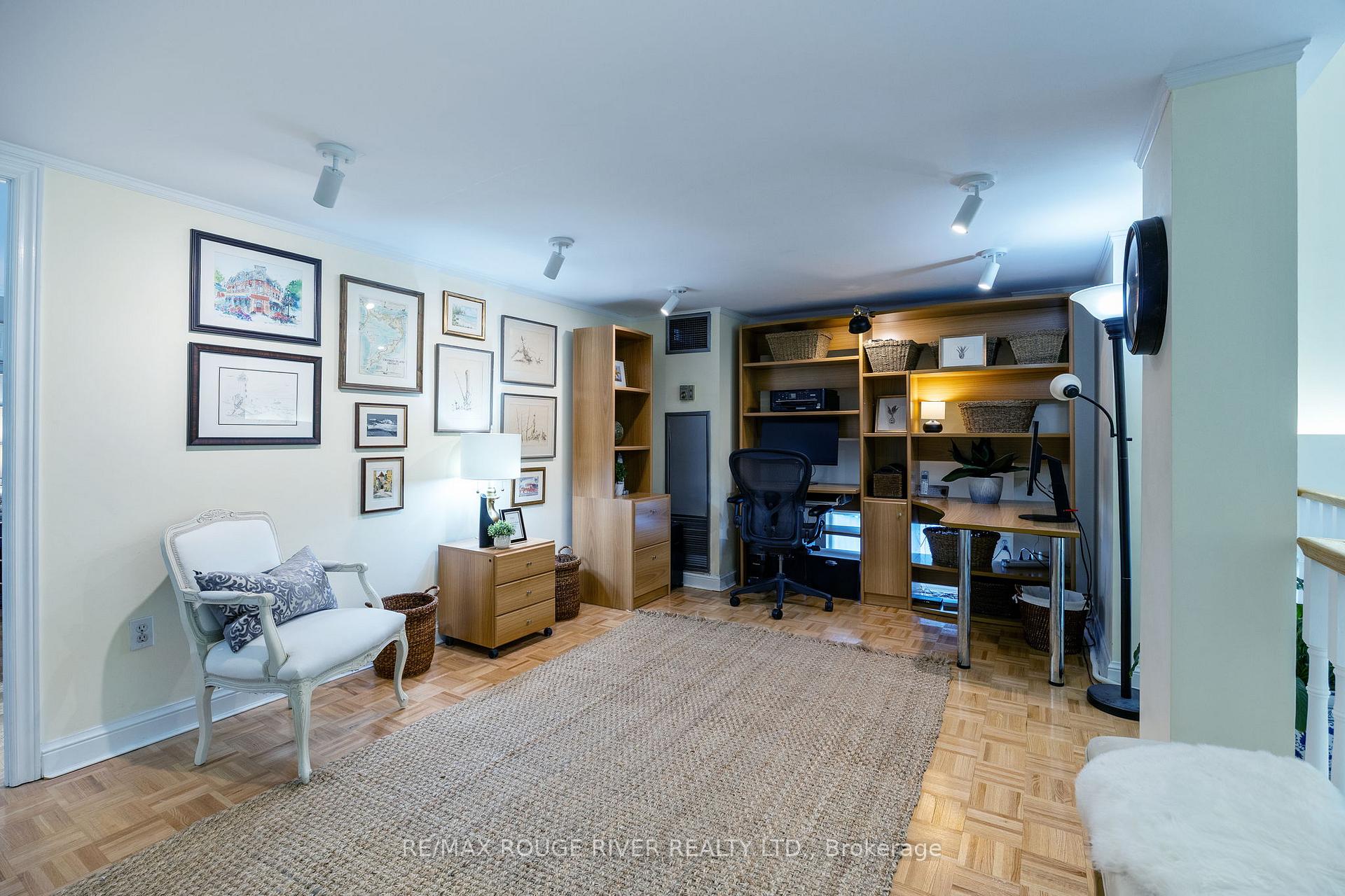 3 Bedrooms Condo at 101 Subway, Toronto For sale