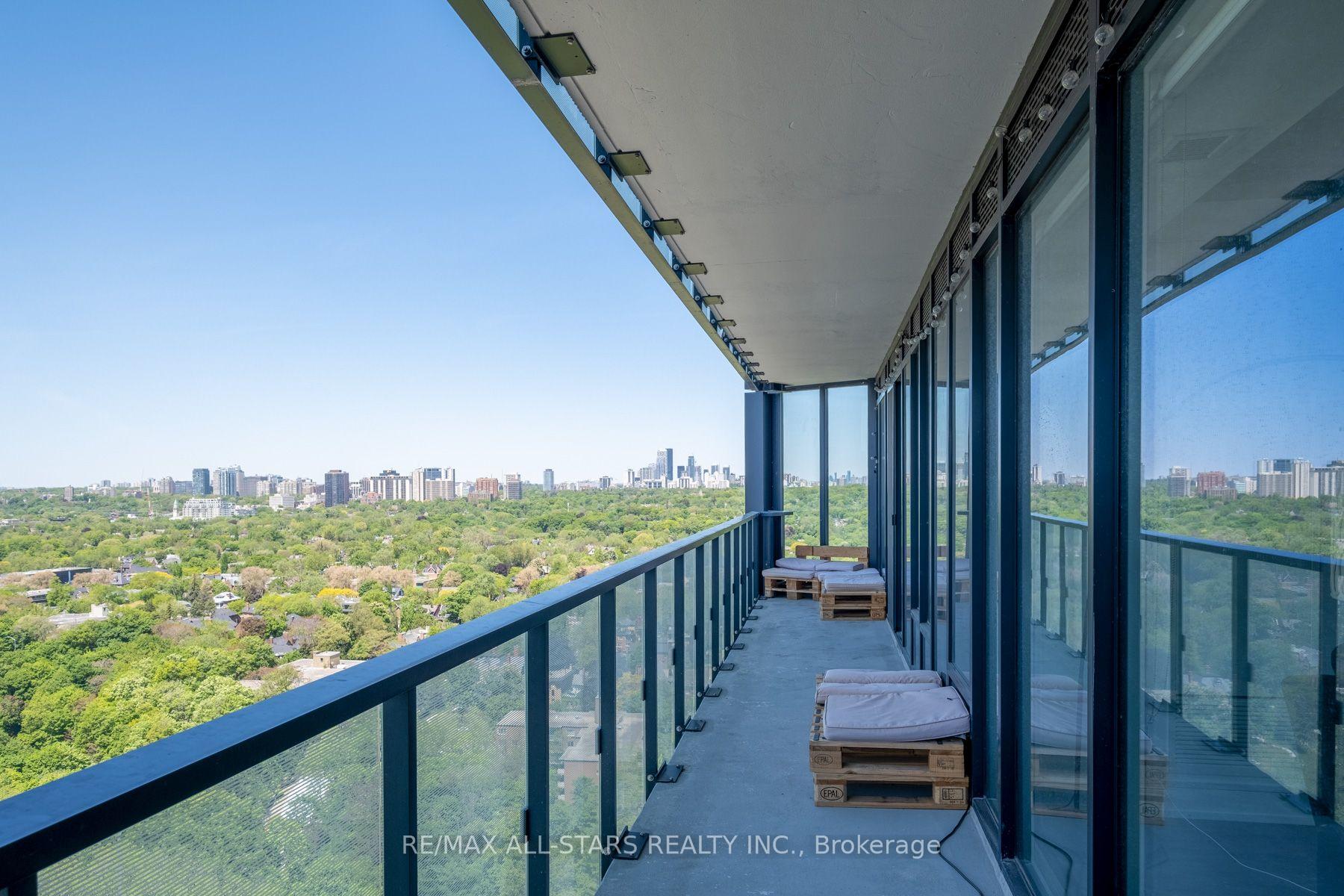 3 Bedrooms Condo at 575 Bloor, Toronto For sale