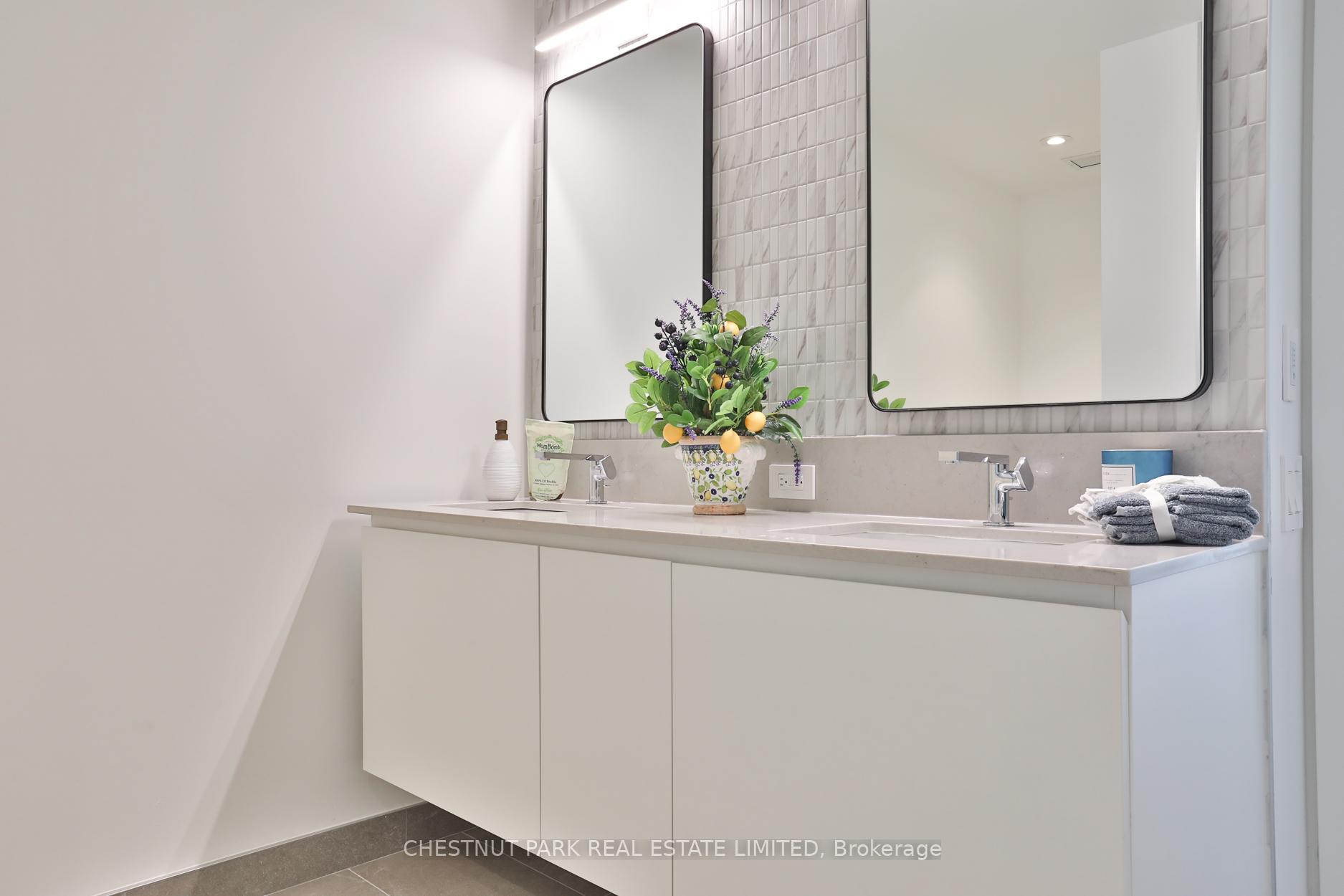 3 Bedrooms Condo at 1414 Bayview, Toronto For sale