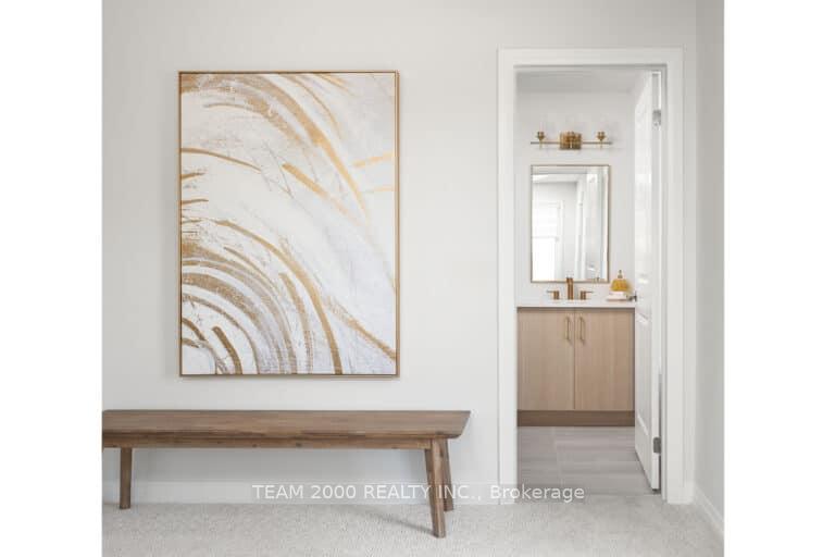 3 Bedrooms Condo at 10 Freedom, Hamilton For sale