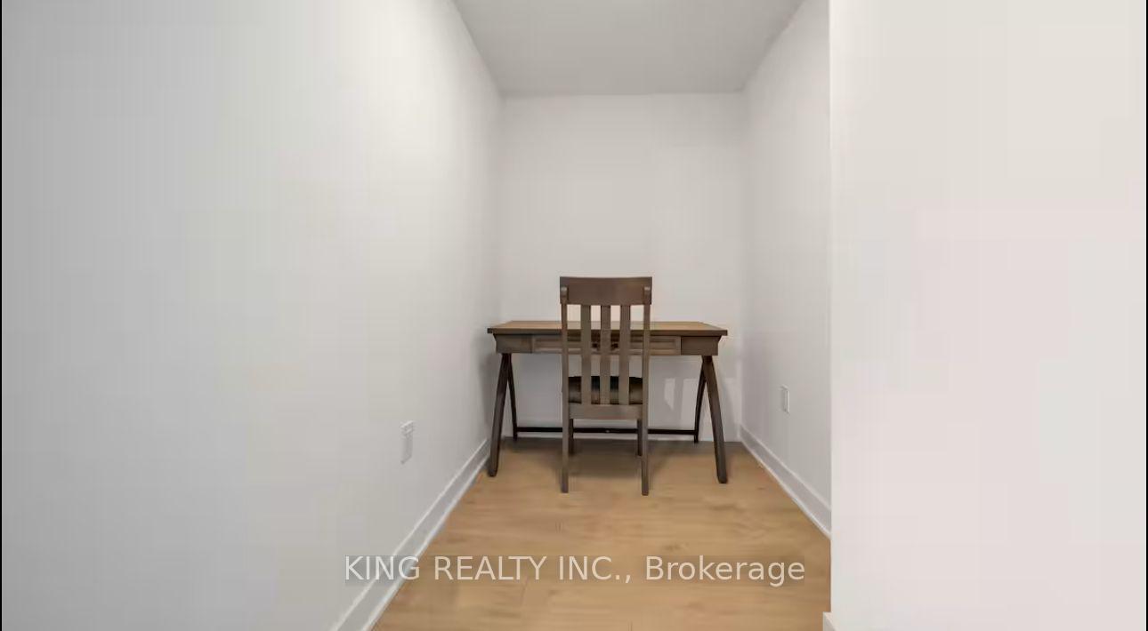 3 Bedrooms Condo at 36 Zorra,  Toronto For sale