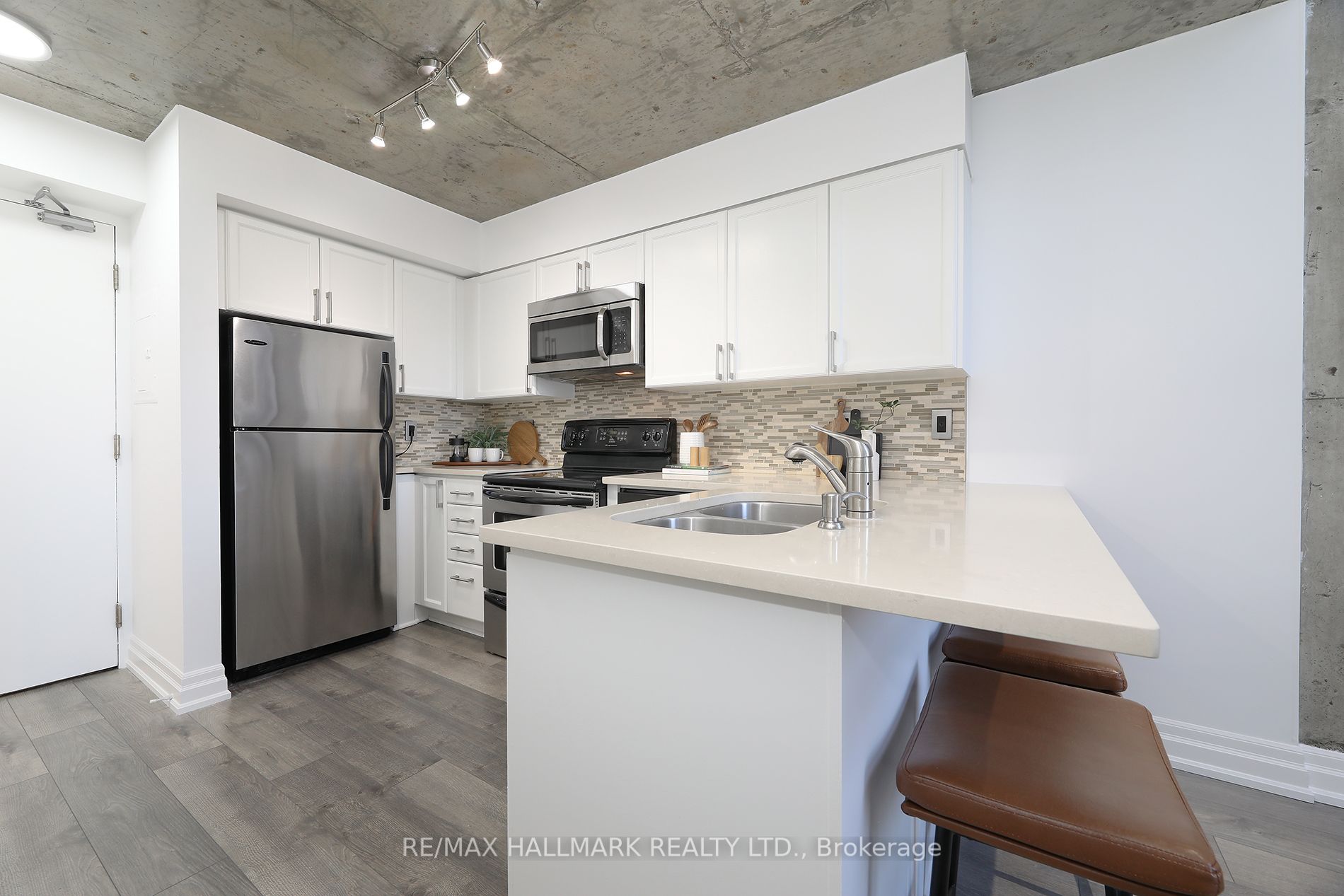 1029 King Street W, #818