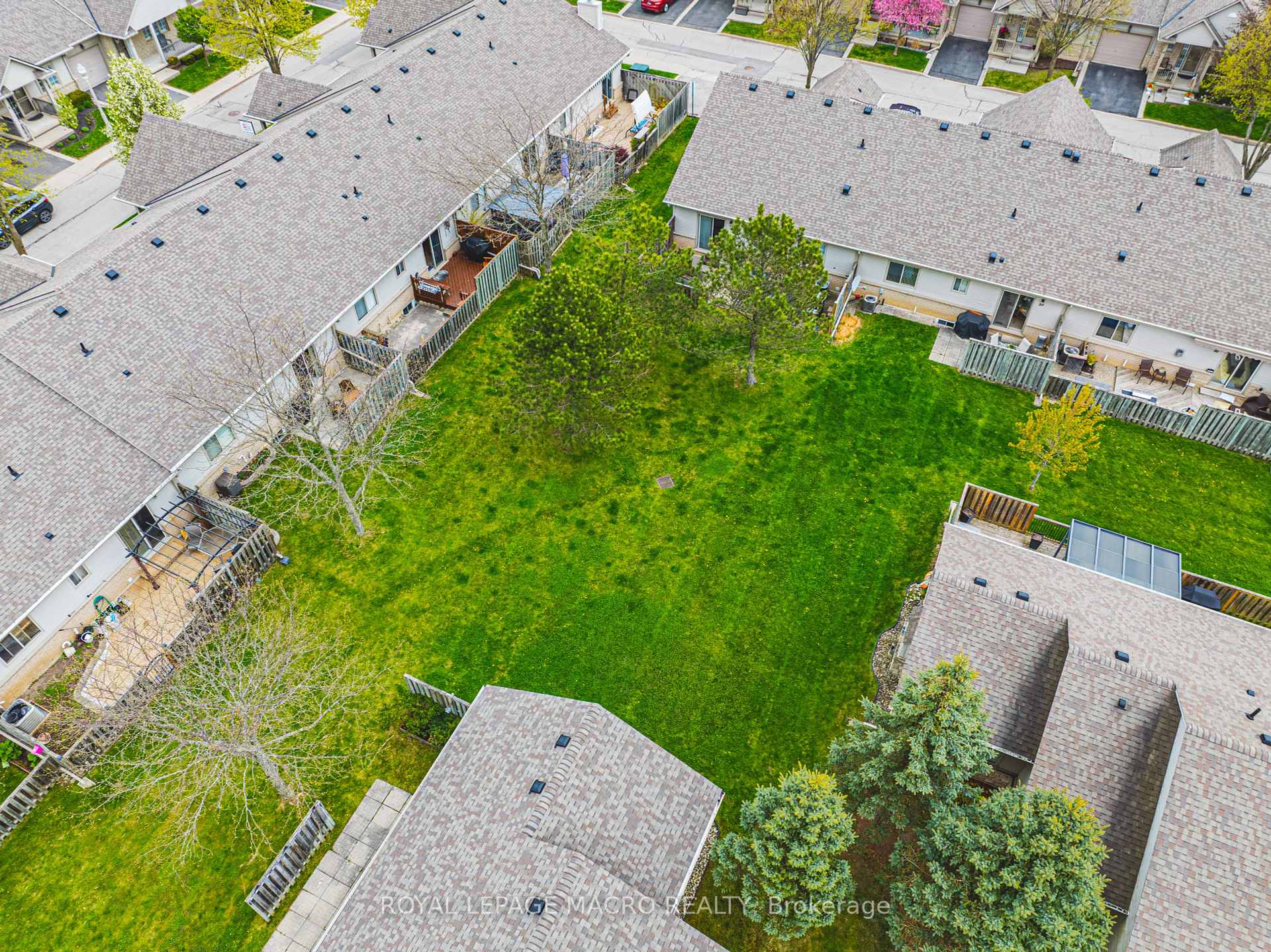 1 Bedroom Condo at 34 Southbrook, Hamilton For sale