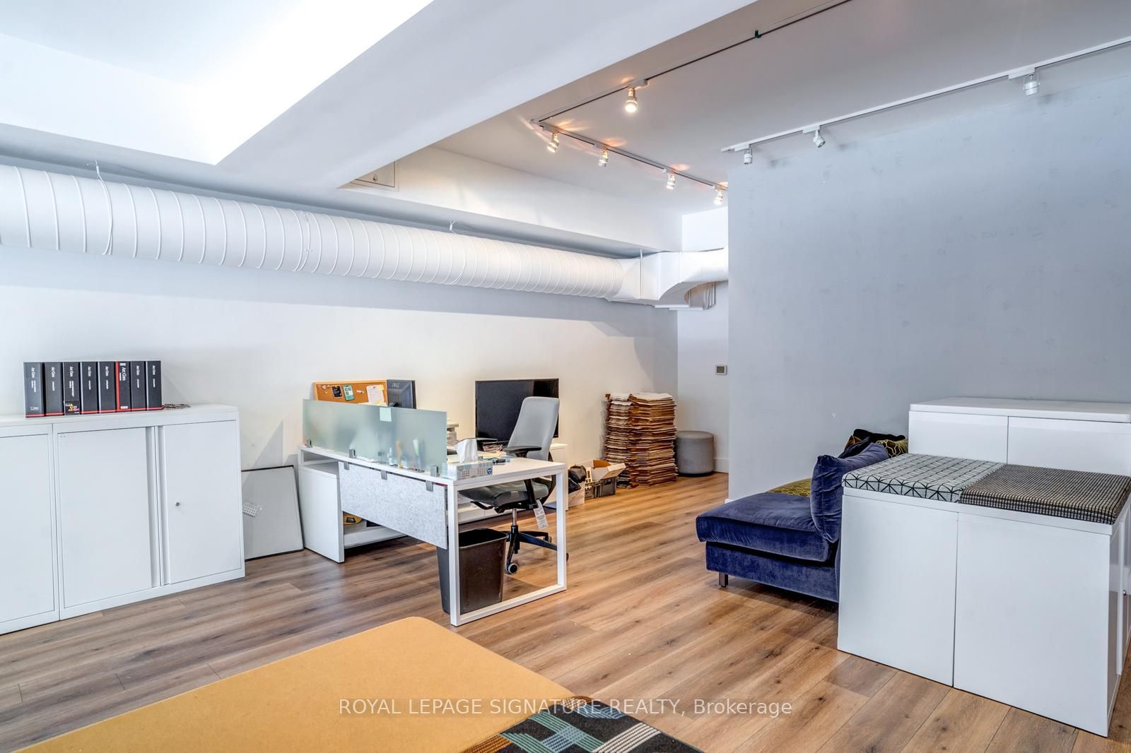 926 King Street W, #Main