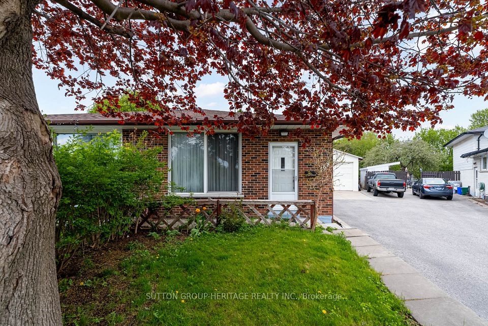 468 Tennyson Court, Oshawa, ON L1H 3K7