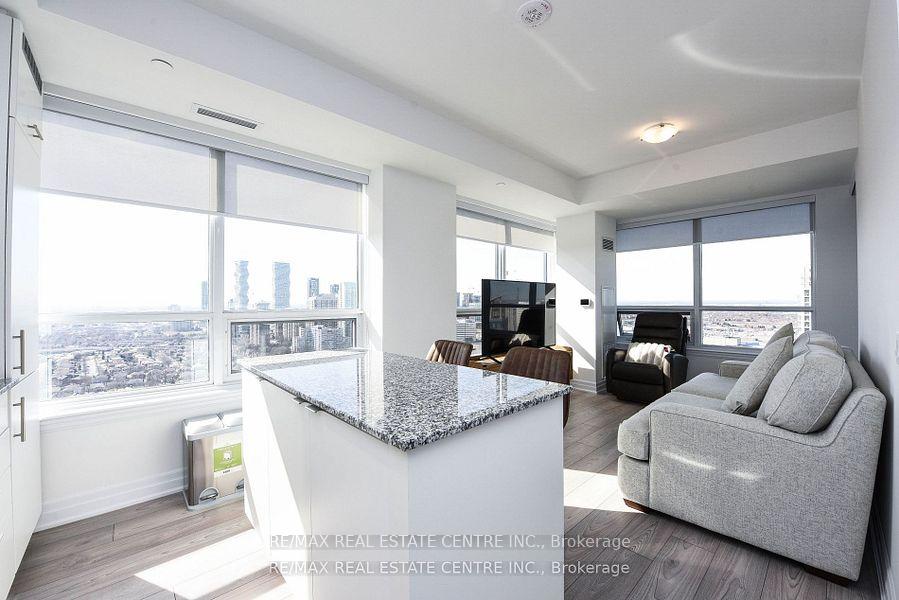 2 Bedrooms Condo at 36 Elm, Mississauga For sale